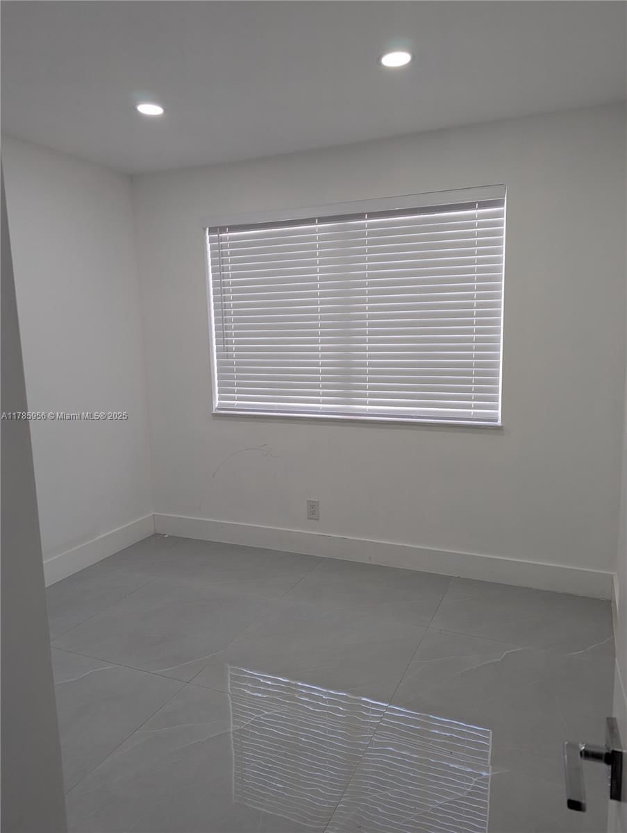 Real estate property located at 320 13th St, Miami-dade, Hialeah 5th Addn, Hialeah, FL