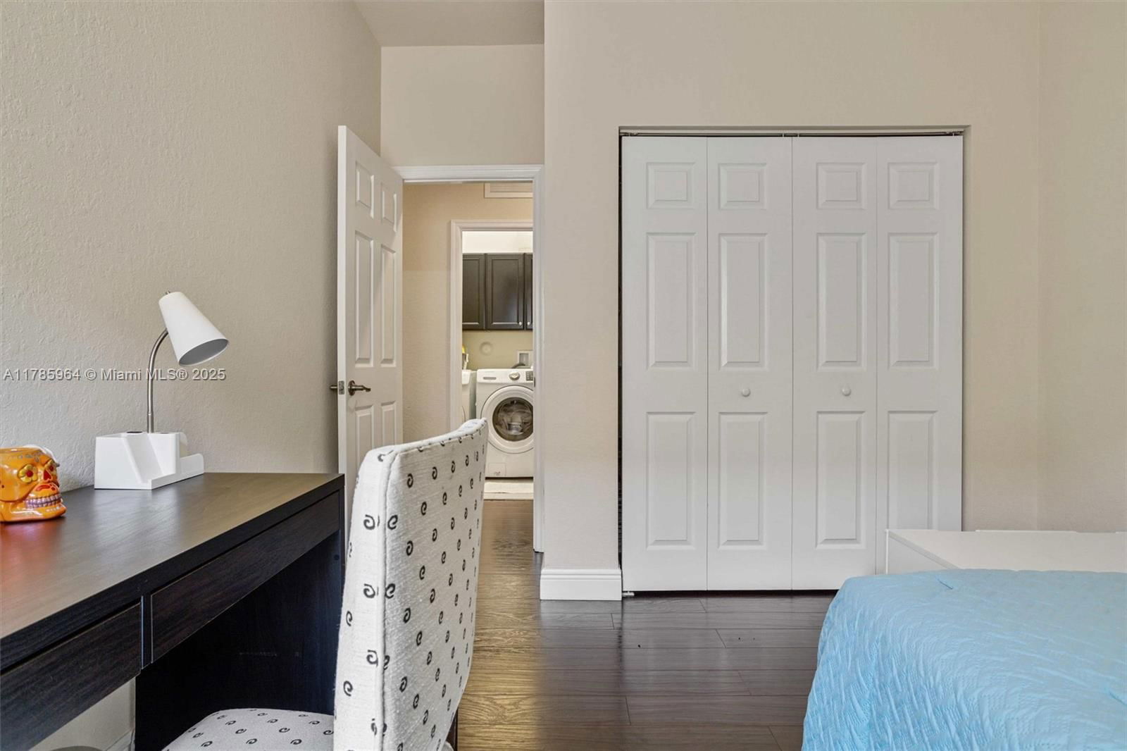Real estate property located at 10075 86th Ter, Miami-dade, Isles At Grand Bay, Doral, FL