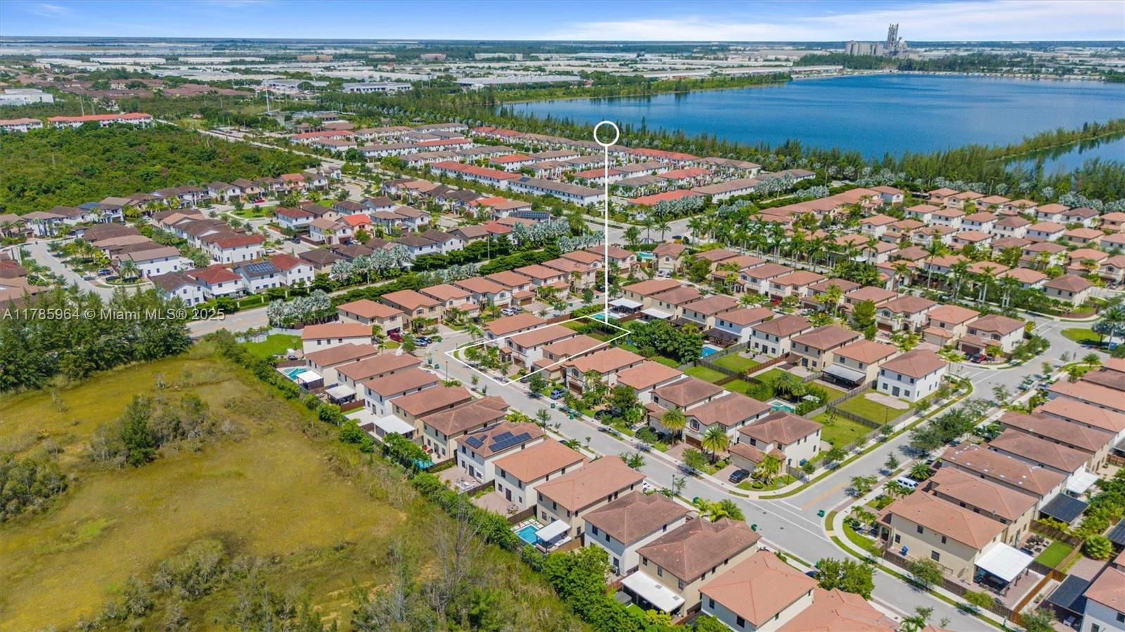 Real estate property located at 10075 86th Ter, Miami-dade, Isles At Grand Bay, Doral, FL