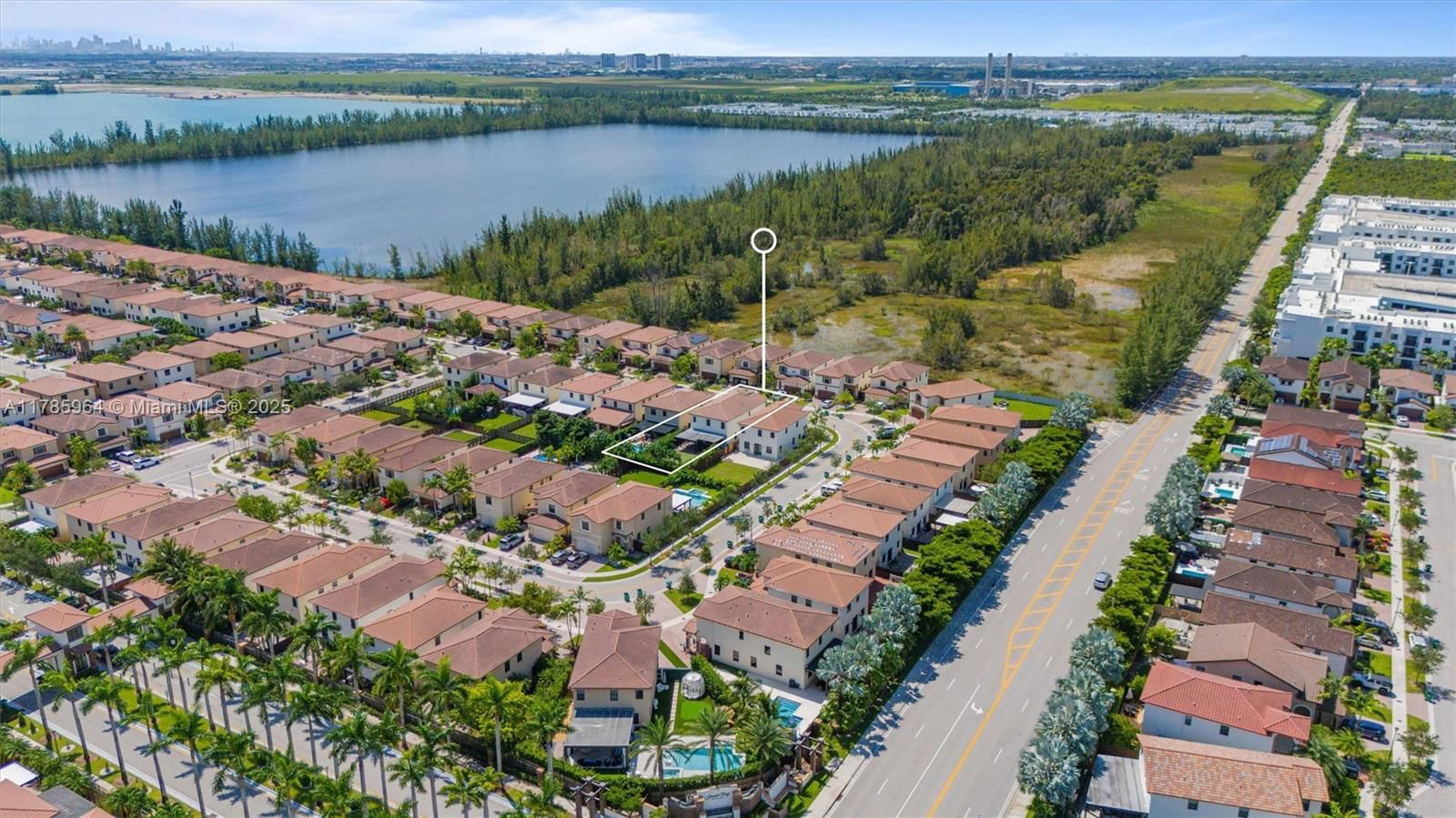 Real estate property located at 10075 86th Ter, Miami-dade, Isles At Grand Bay, Doral, FL