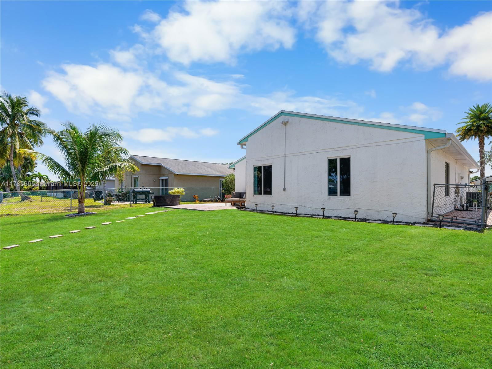 Real estate property located at 8377 Summer Field Pl, Palm Beach, Country Park At Boca Rato, Boca Raton, FL