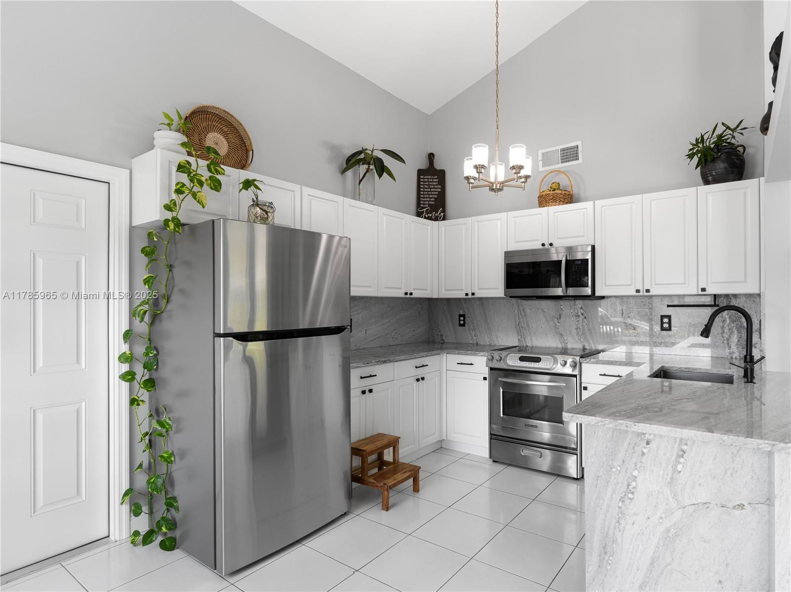 Real estate property located at 8377 Summer Field Pl, Palm Beach, Country Park At Boca Rato, Boca Raton, FL