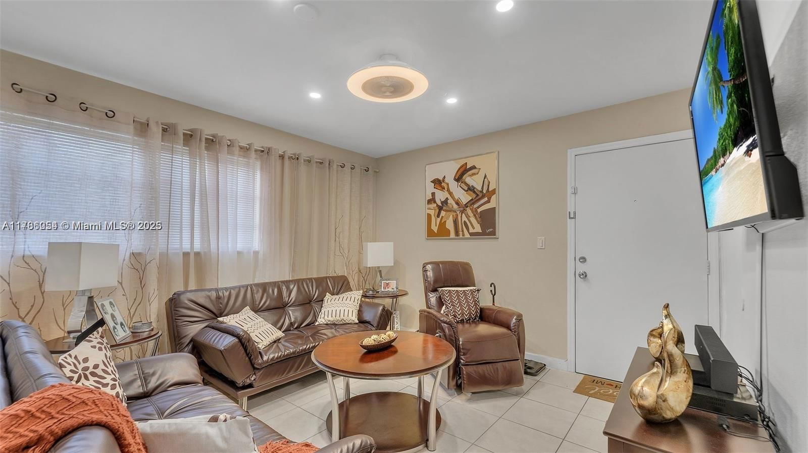 Real estate property located at 3265 Griffin Rd #106, Broward, Palms At Dania Beach Cond, Dania Beach, FL
