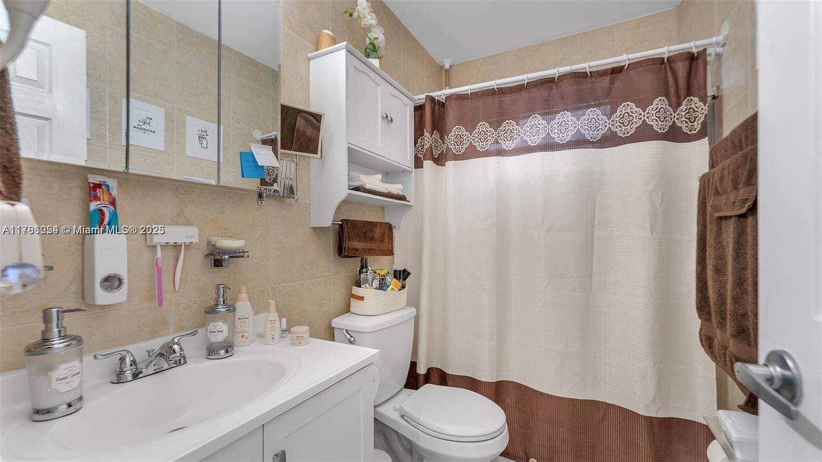 Real estate property located at 3265 Griffin Rd #106, Broward, Palms At Dania Beach Cond, Dania Beach, FL