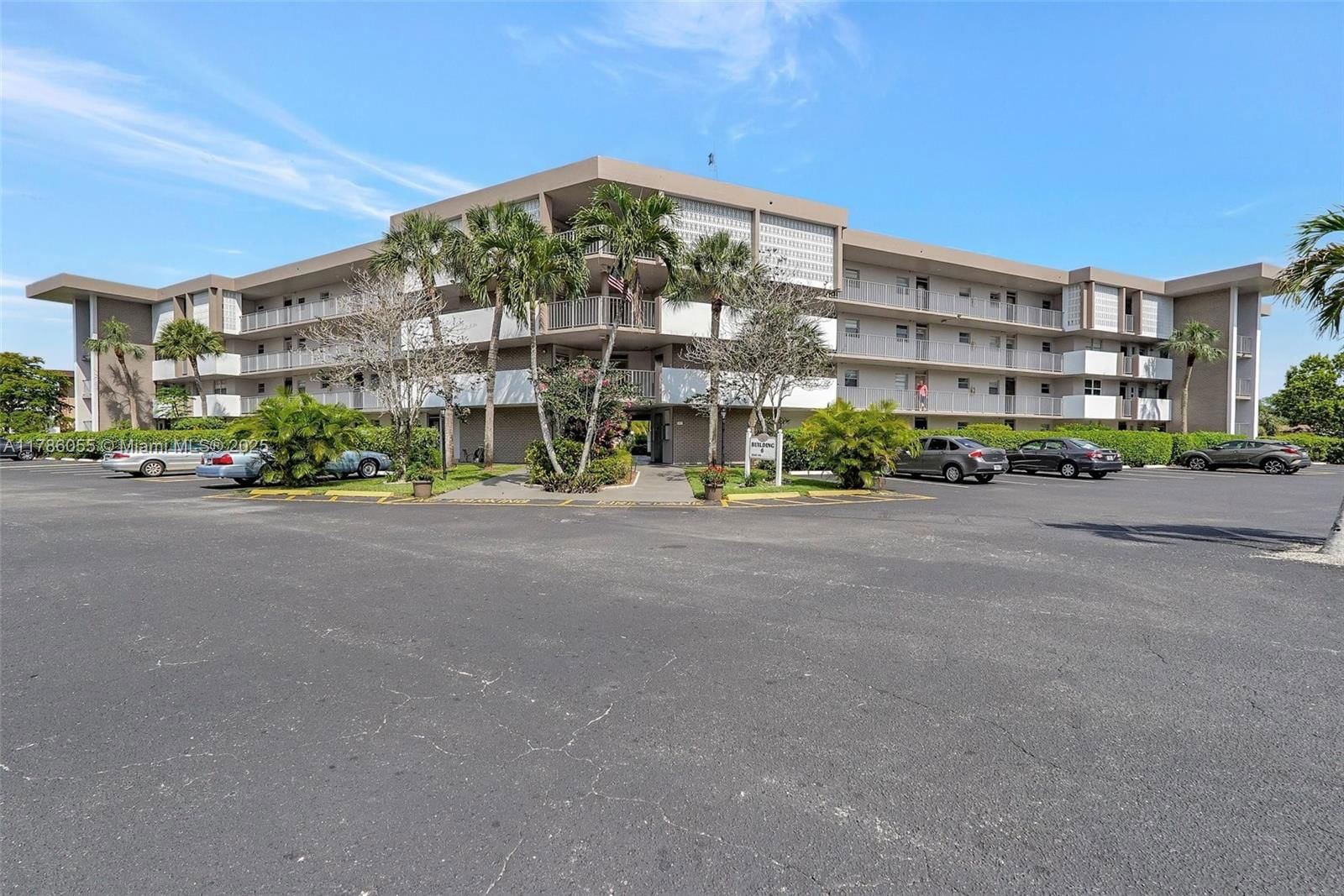 Real estate property located at 2800 47th Ter #404B, Broward, Lauderdale Oaks Condo 4, Lauderdale Lakes, FL