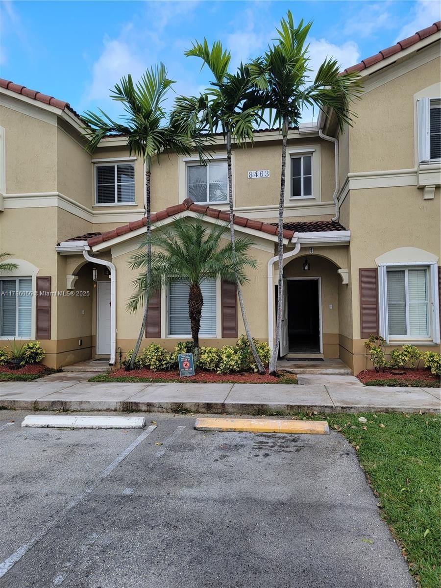 Real estate property located at 8463 107th Path #4-33, Miami-dade, Leeward At Islands At Dor, Doral, FL