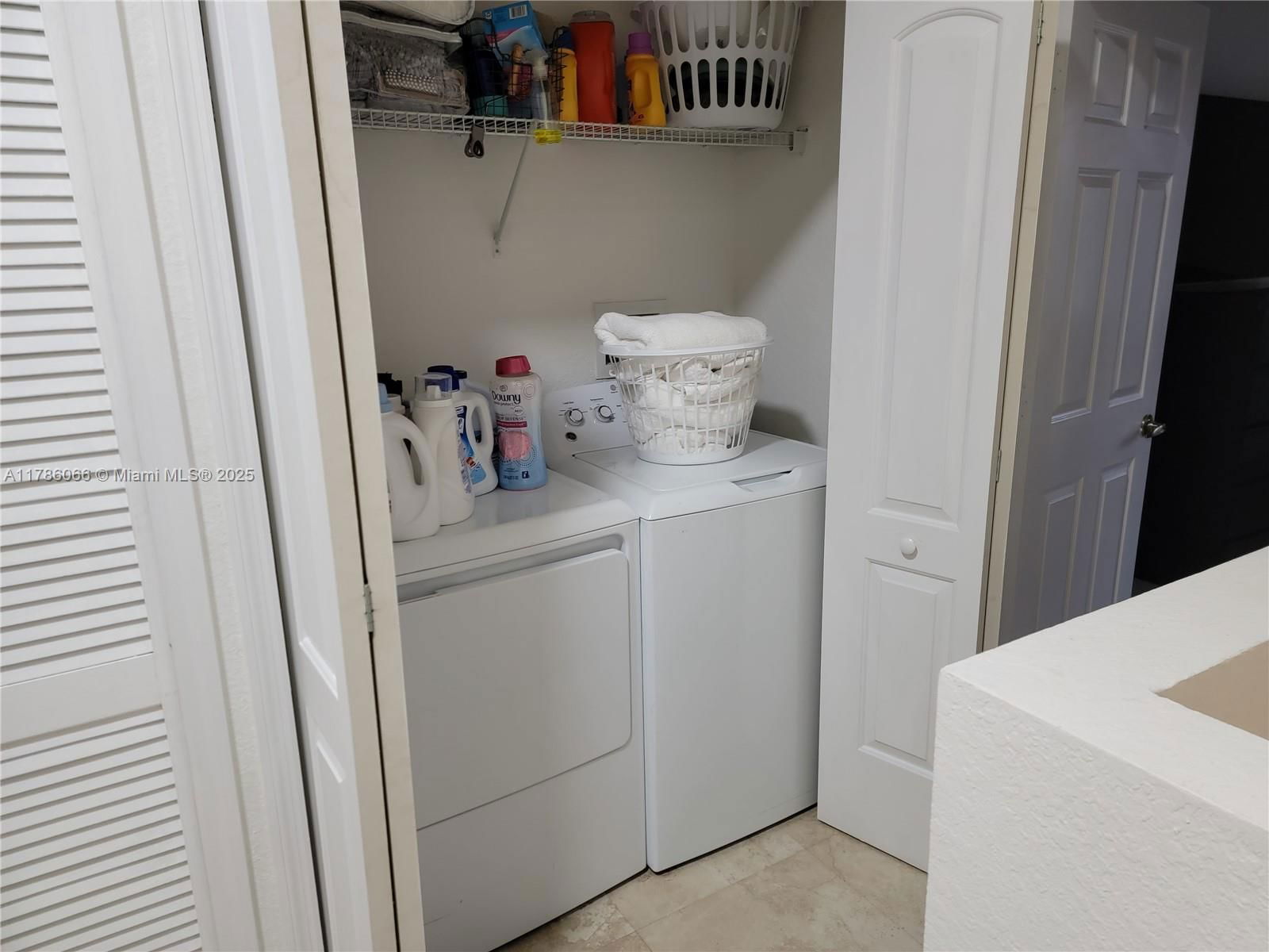 Real estate property located at 8463 107th Path #4-33, Miami-dade, Leeward At Islands At Dor, Doral, FL