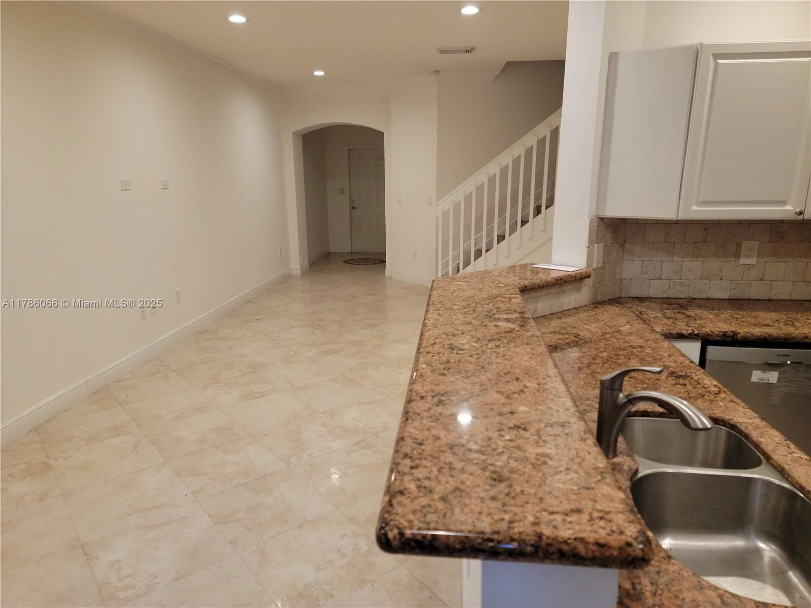 Real estate property located at 8463 107th Path #4-33, Miami-dade, Leeward At Islands At Dor, Doral, FL