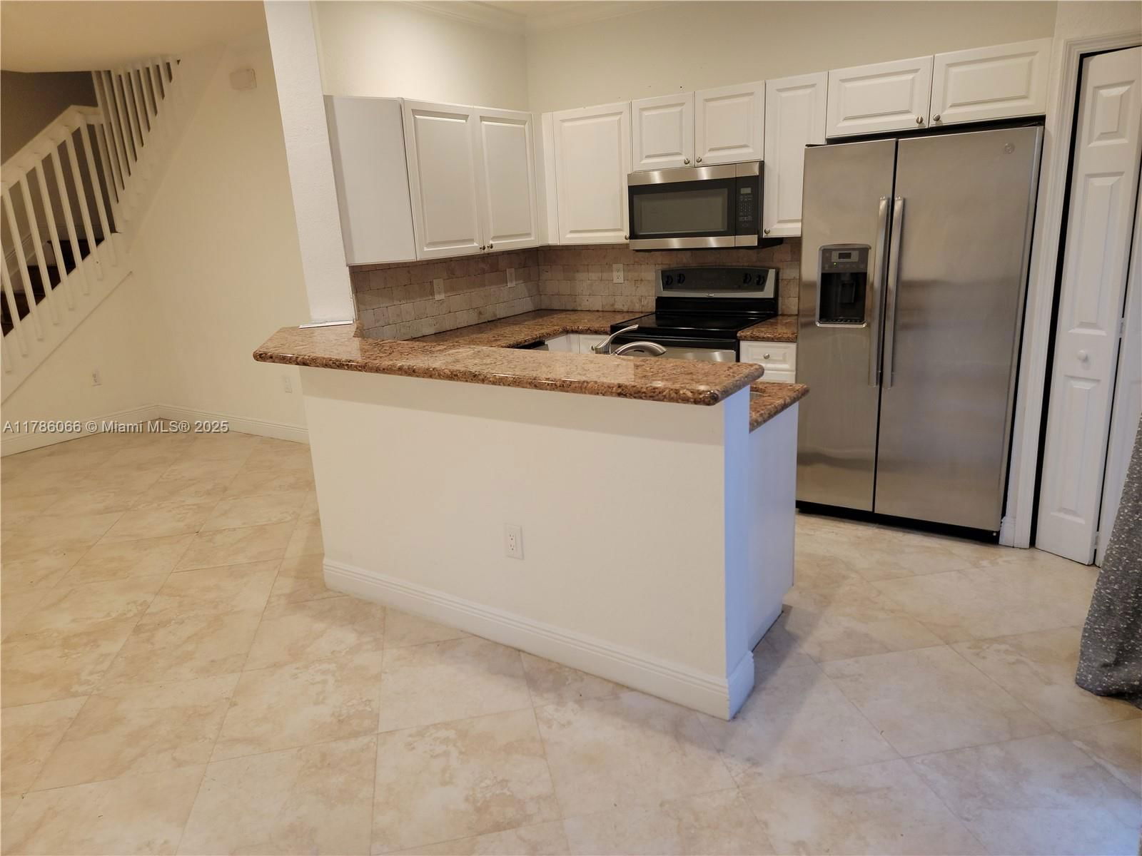 Real estate property located at 8463 107th Path #4-33, Miami-dade, Leeward At Islands At Dor, Doral, FL