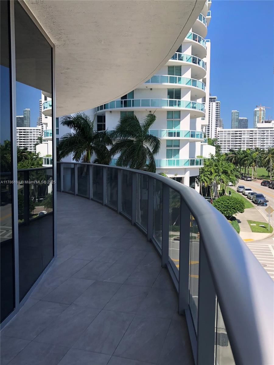 Real estate property located at 488 18th St #215, Miami-dade, Aria On The Bay Condo, Miami, FL