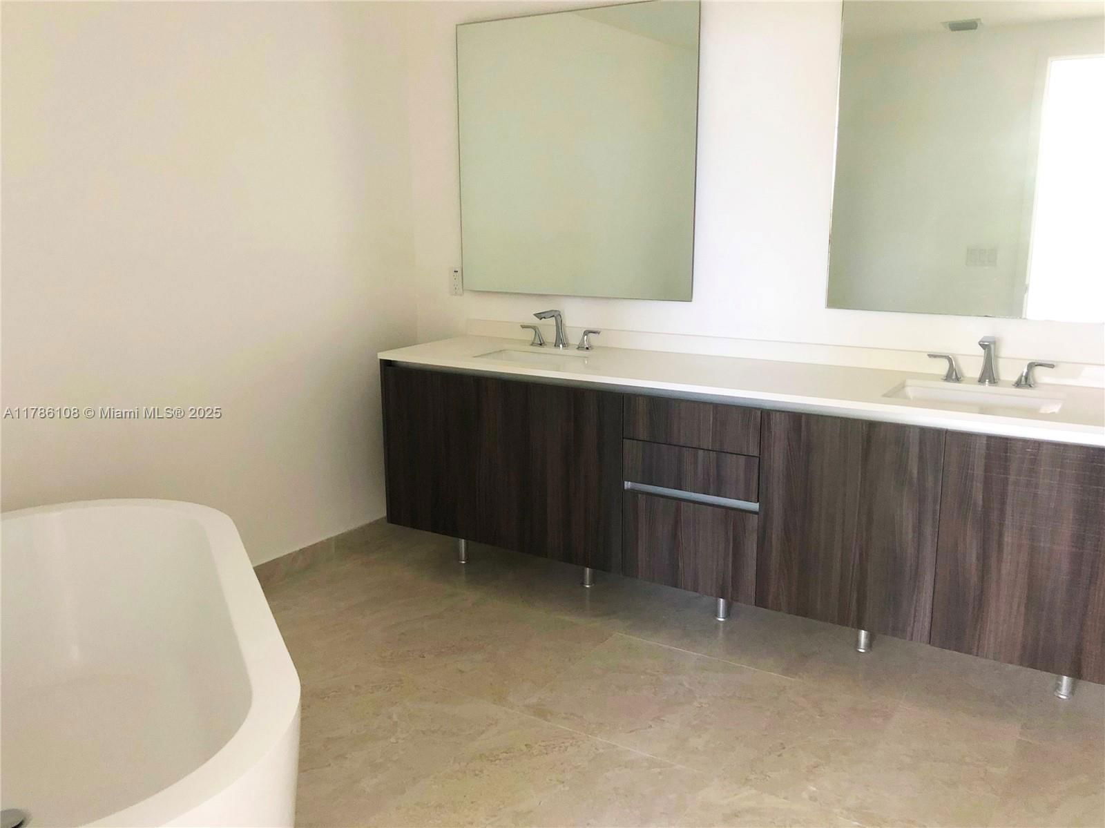 Real estate property located at 488 18th St #215, Miami-dade, Aria On The Bay Condo, Miami, FL