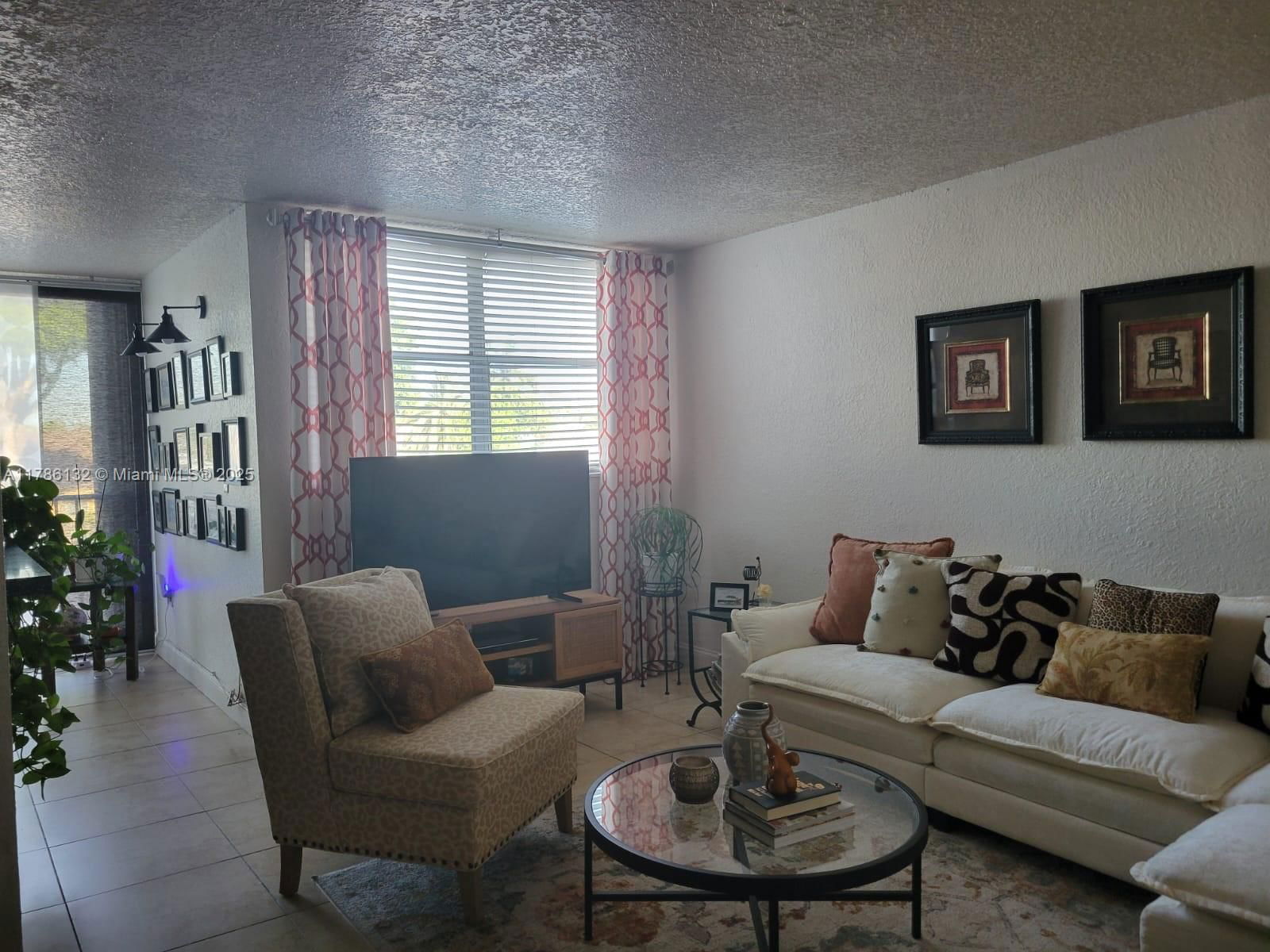 Real estate property located at 9411 4th St #203, Miami-dade, Versaille Gardens I Condo, Miami, FL