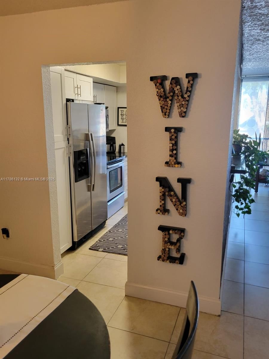 Real estate property located at 9411 4th St #203, Miami-dade, Versaille Gardens I Condo, Miami, FL