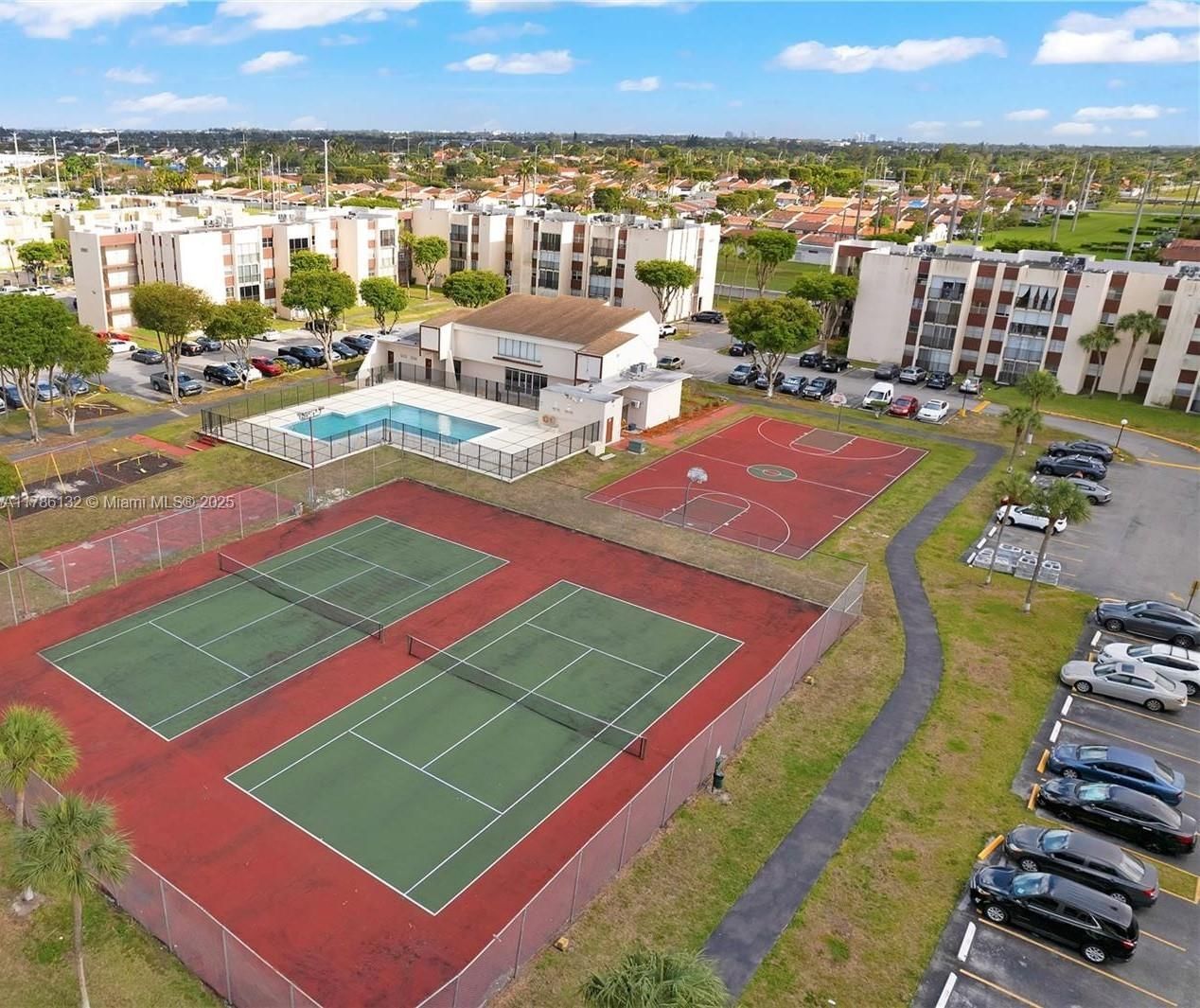 Real estate property located at 9411 4th St #203, Miami-dade, Versaille Gardens I Condo, Miami, FL