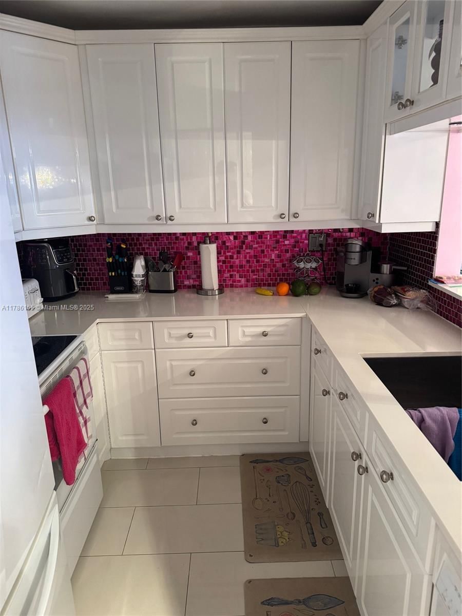 Real estate property located at 5621 2nd Ct #116, Broward, Meadows Condo, Margate, FL
