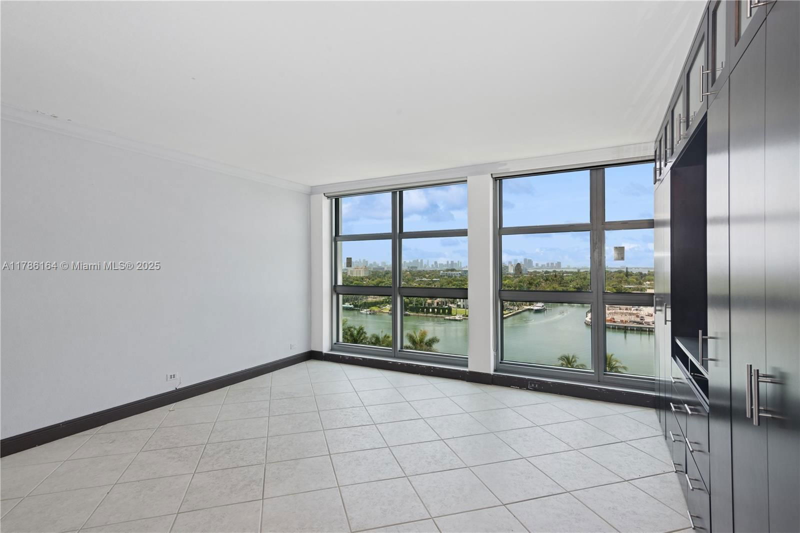 Real estate property located at 5055 Collins Ave #10J, Miami-dade, Crystal House Condo, Miami Beach, FL
