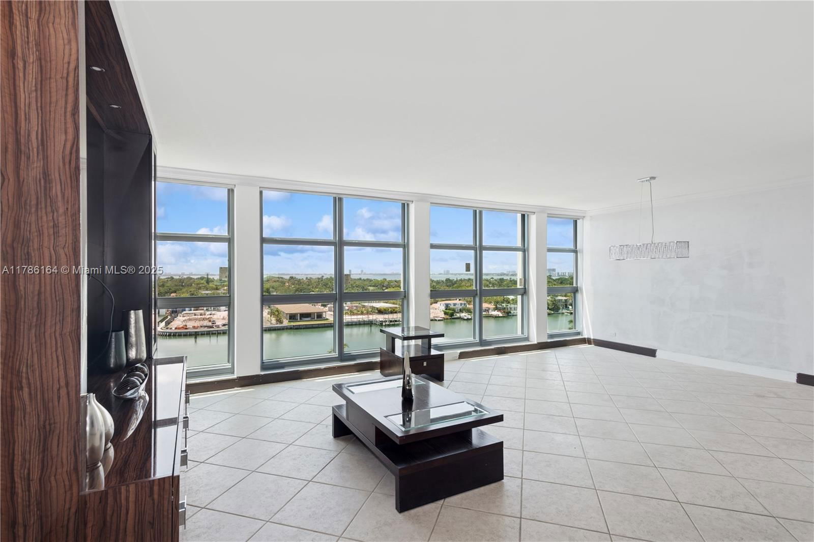 Real estate property located at 5055 Collins Ave #10J, Miami-dade, Crystal House Condo, Miami Beach, FL