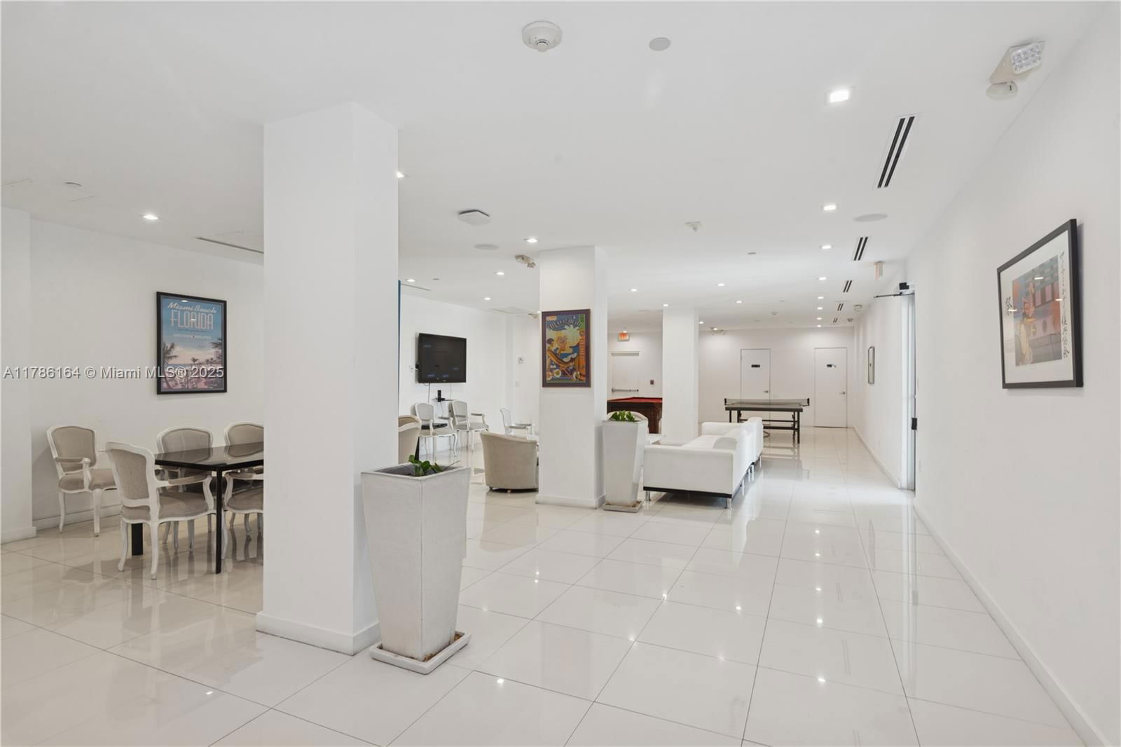 Real estate property located at 5055 Collins Ave #10J, Miami-dade, Crystal House Condo, Miami Beach, FL