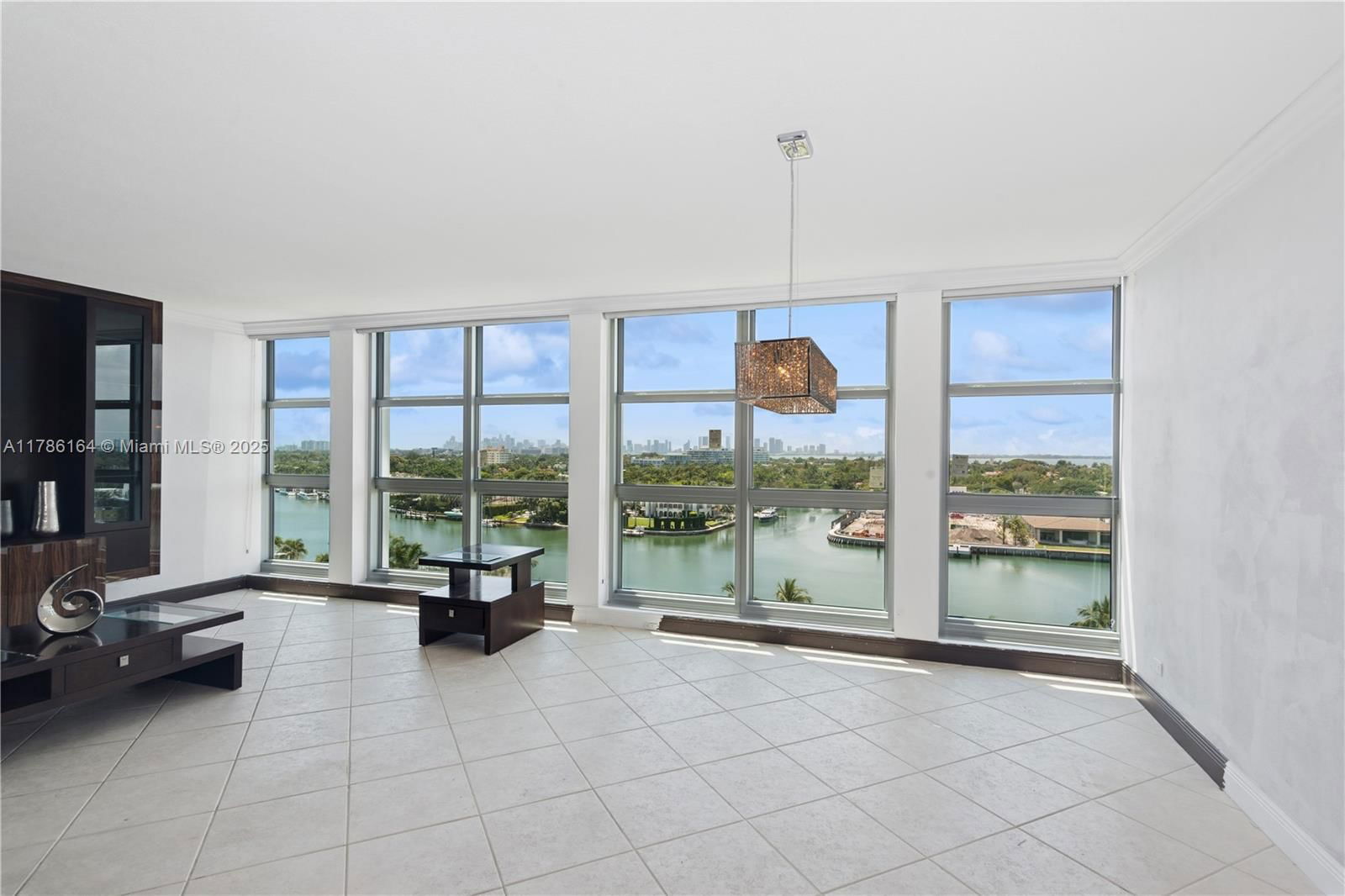 Real estate property located at 5055 Collins Ave #10J, Miami-dade, Crystal House Condo, Miami Beach, FL