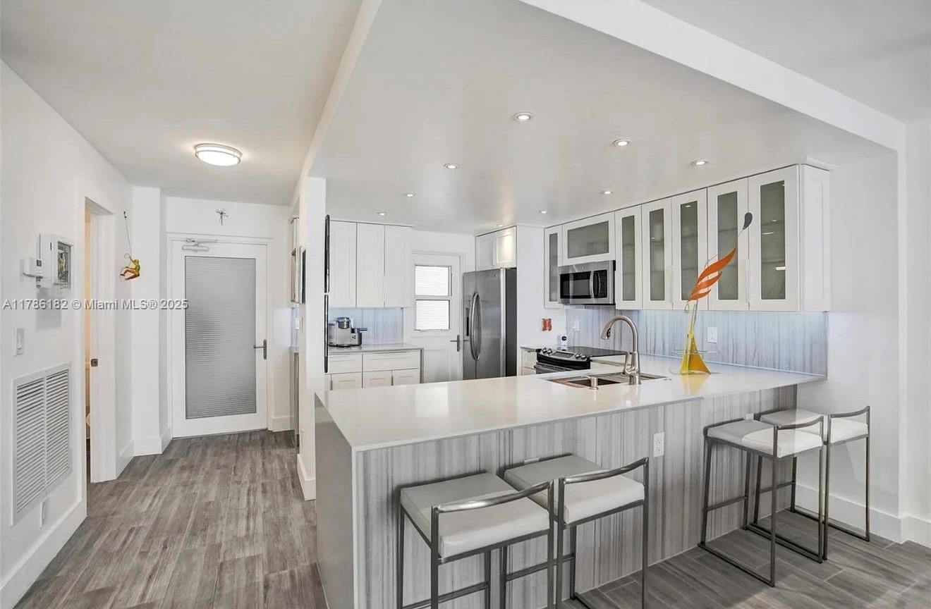 Real estate property located at 2200 33rd Ave #10F, Broward, White Egret Condo, Fort Lauderdale, FL