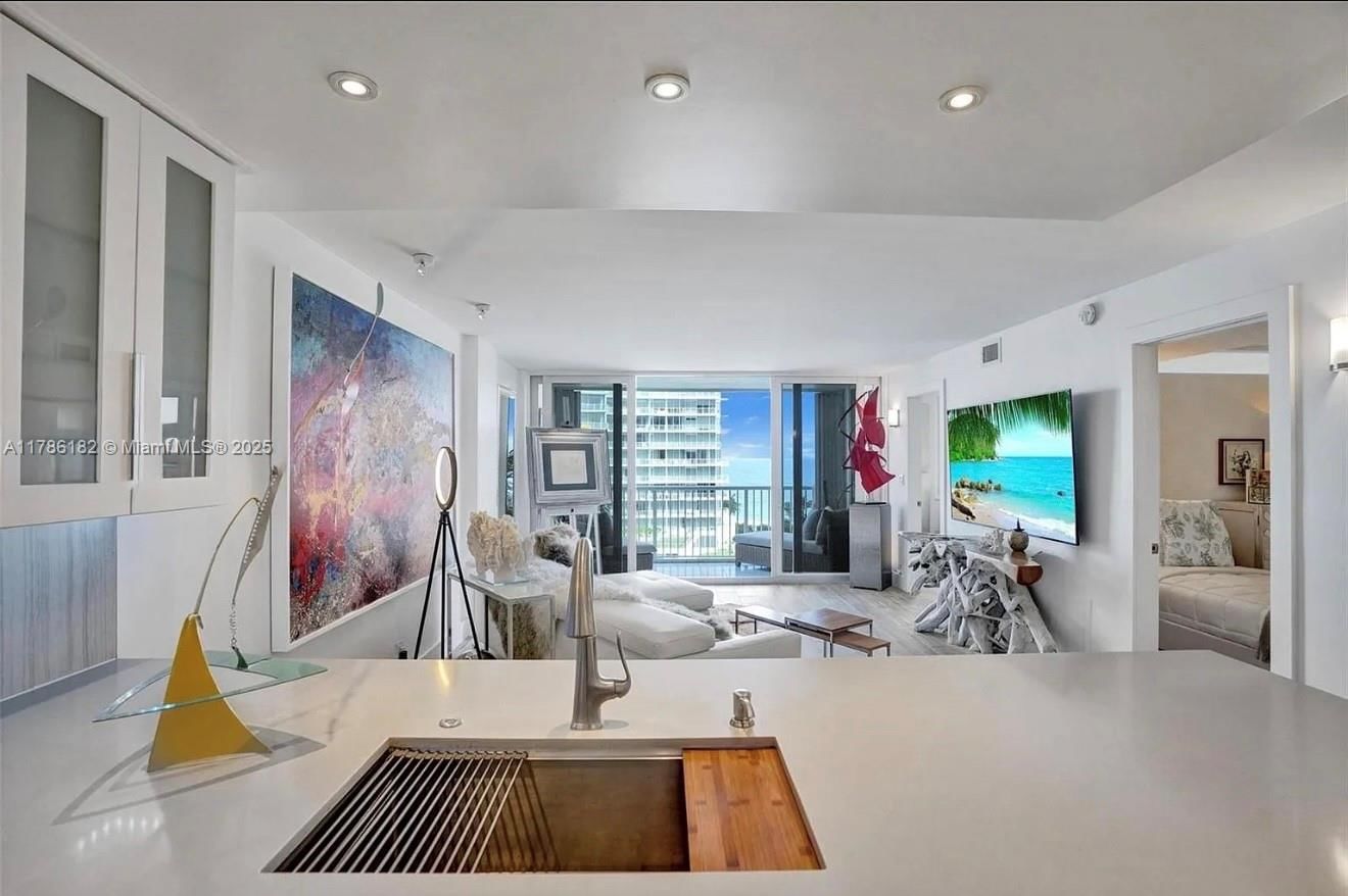 Real estate property located at 2200 33rd Ave #10F, Broward, White Egret Condo, Fort Lauderdale, FL