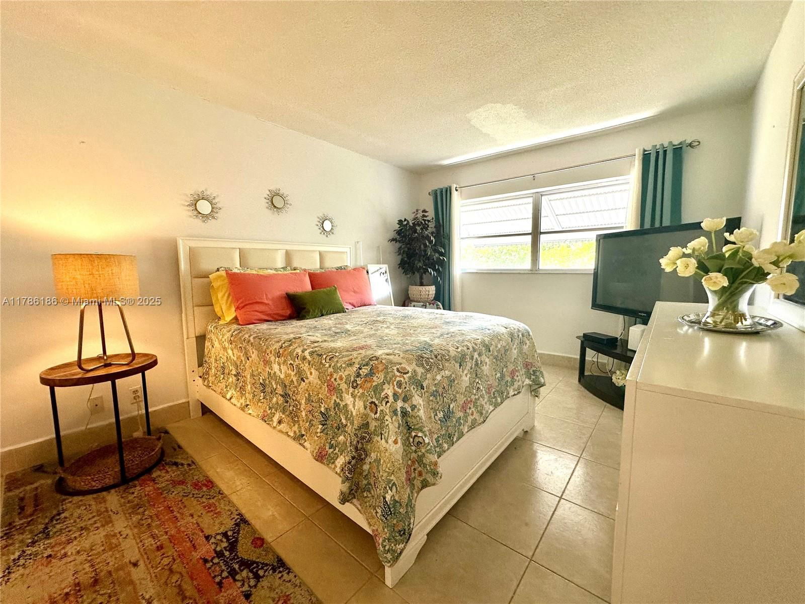 Real estate property located at 1001 Hillcrest Ct #306, Broward, Hillcrest Country Club Apt, Hollywood, FL