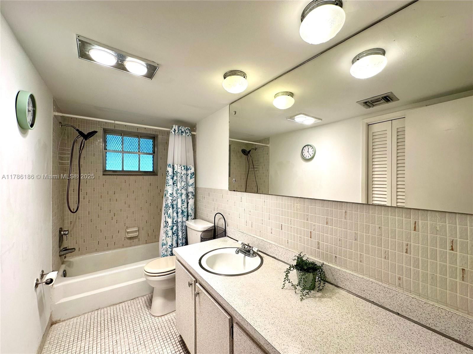 Real estate property located at 1001 Hillcrest Ct #306, Broward, Hillcrest Country Club Apt, Hollywood, FL