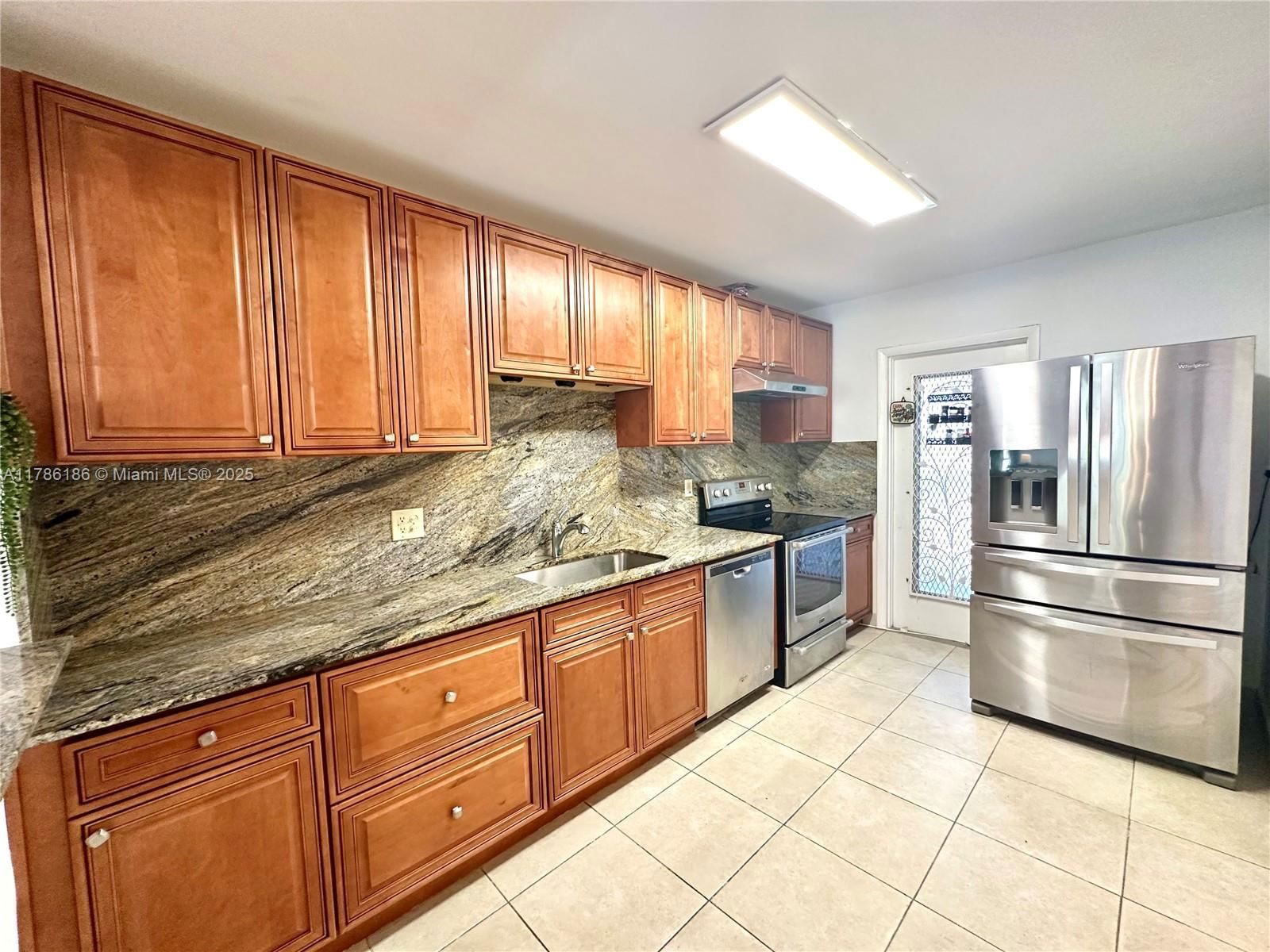 Real estate property located at 1001 Hillcrest Ct #306, Broward, Hillcrest Country Club Apt, Hollywood, FL