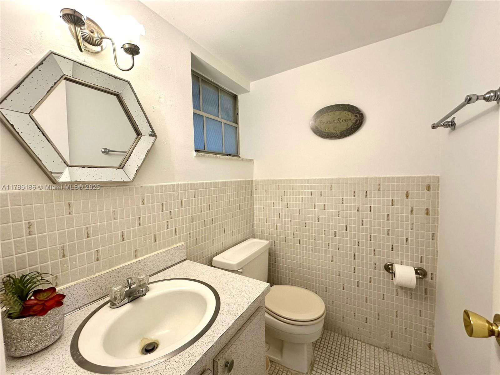 Real estate property located at 1001 Hillcrest Ct #306, Broward, Hillcrest Country Club Apt, Hollywood, FL