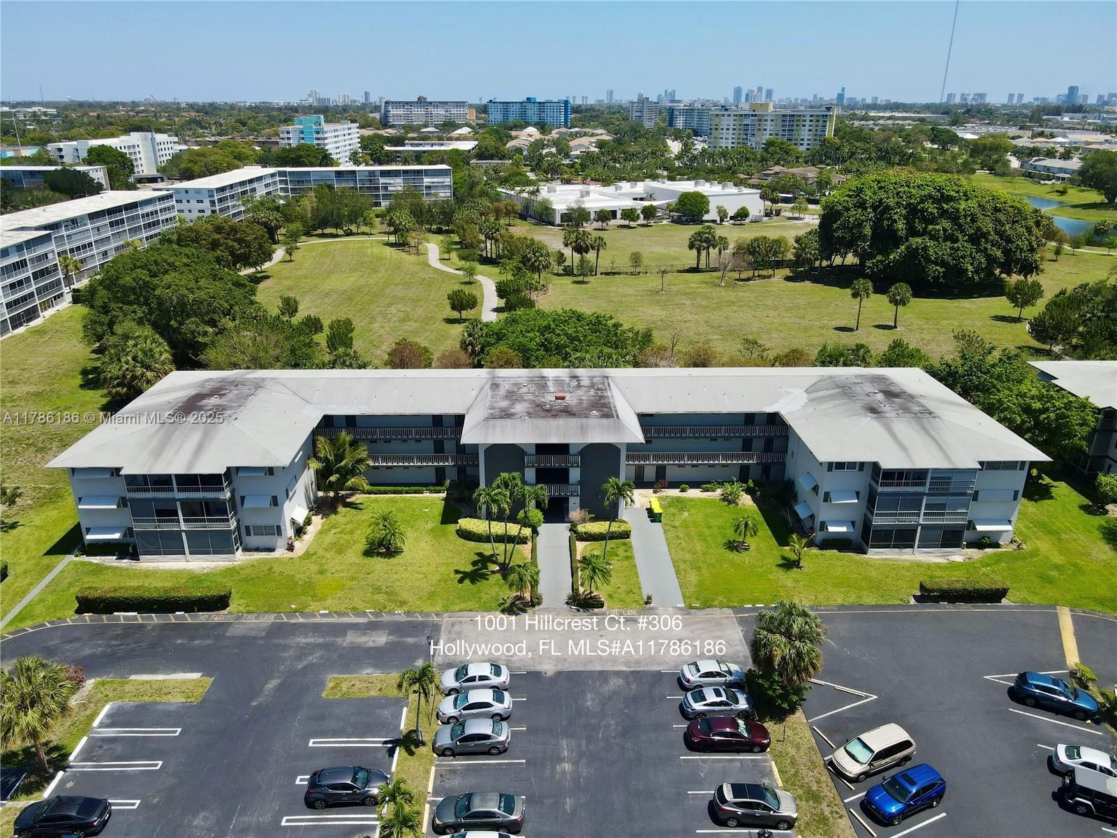 Real estate property located at 1001 Hillcrest Ct #306, Broward, Hillcrest Country Club Apt, Hollywood, FL