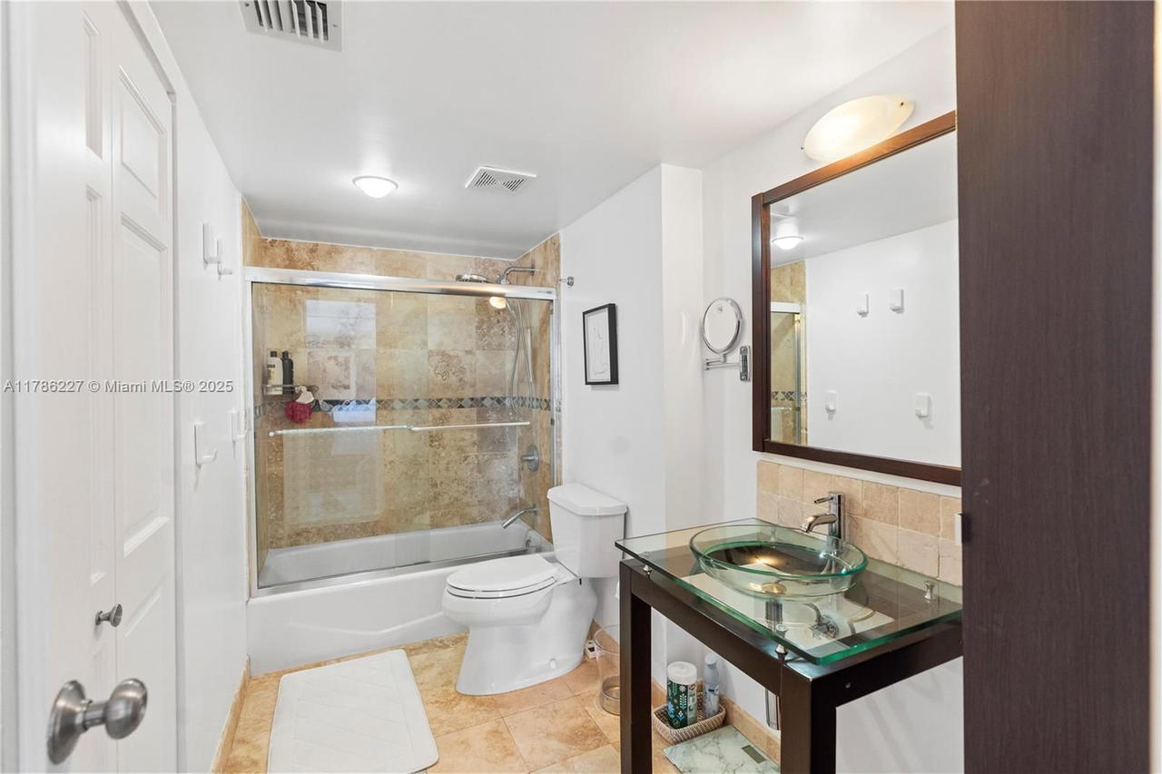 Real estate property located at 3625 Country Club Dr #902, Miami-dade, Aventura Eldorado Condo, Aventura, FL