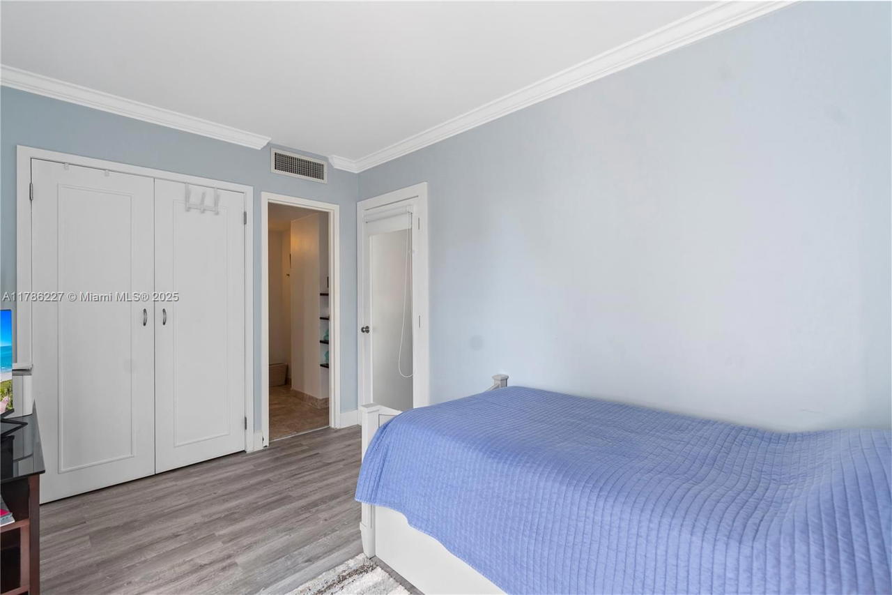 Real estate property located at 3625 Country Club Dr #902, Miami-dade, Aventura Eldorado Condo, Aventura, FL