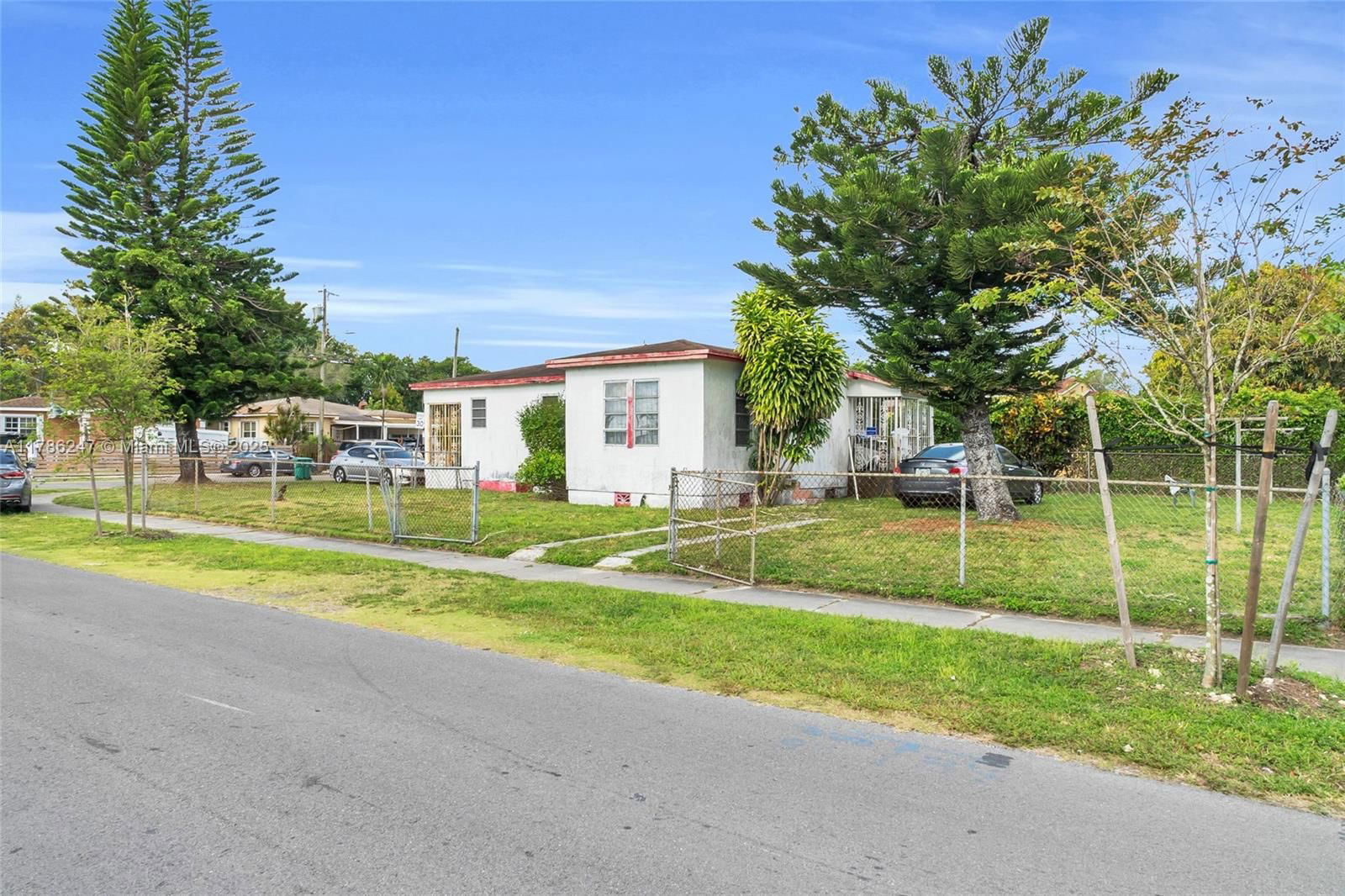 Real estate property located at 1301 68th Ter, Miami-dade, Liberty City Homesites, Miami, FL
