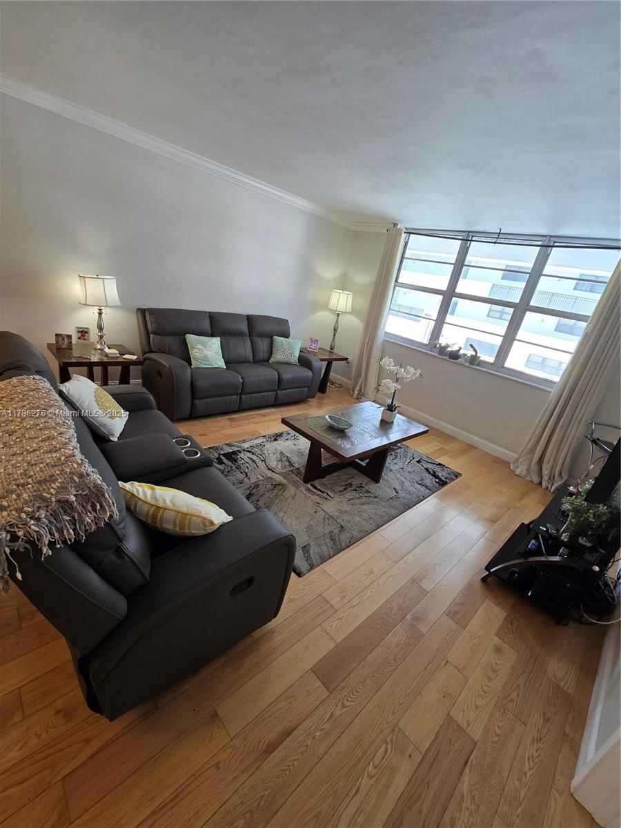 Real estate property located at 5825 Collins Ave #2D, Miami-dade, Corinthian Condo, Miami Beach, FL