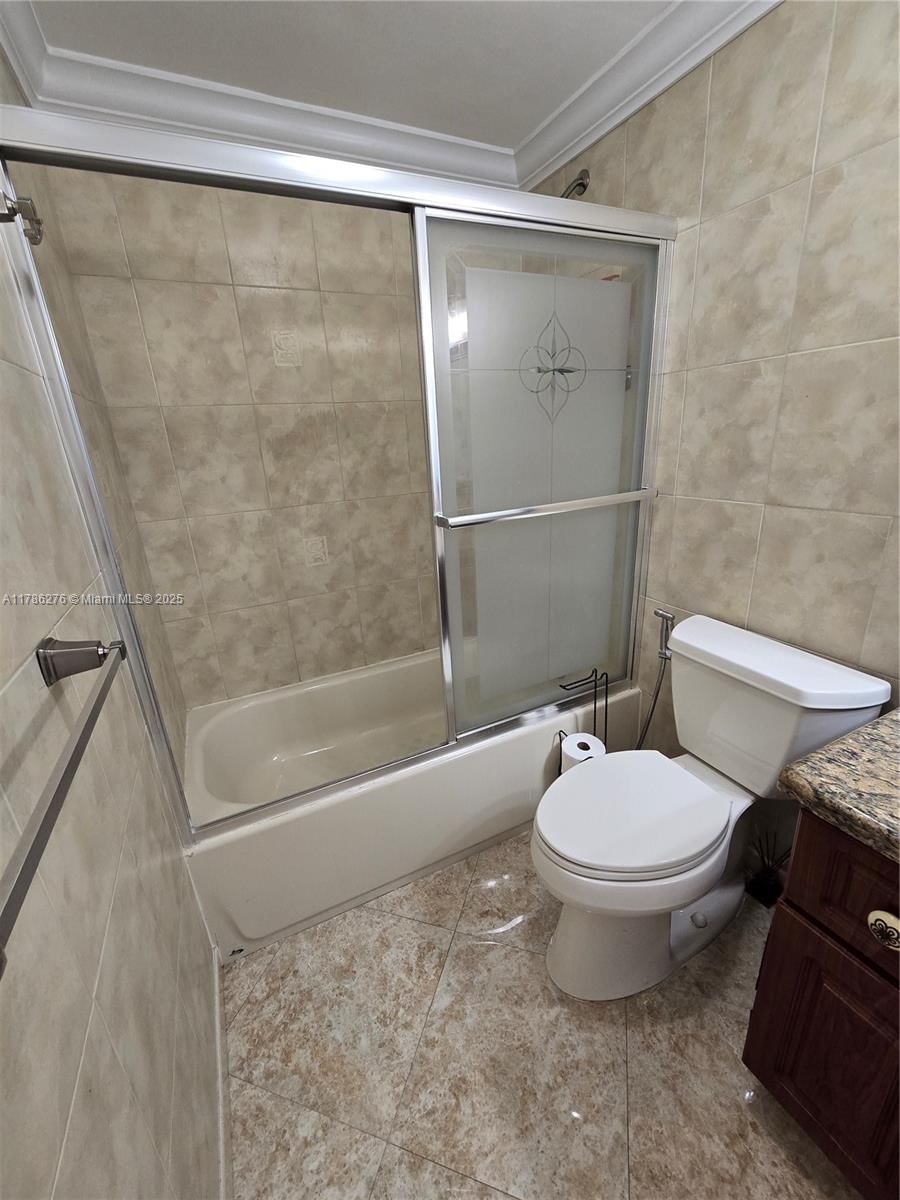 Real estate property located at 5825 Collins Ave #2D, Miami-dade, Corinthian Condo, Miami Beach, FL