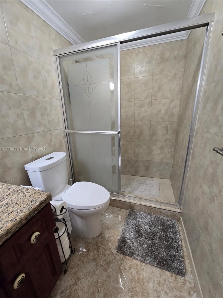 Real estate property located at 5825 Collins Ave #2D, Miami-dade, Corinthian Condo, Miami Beach, FL