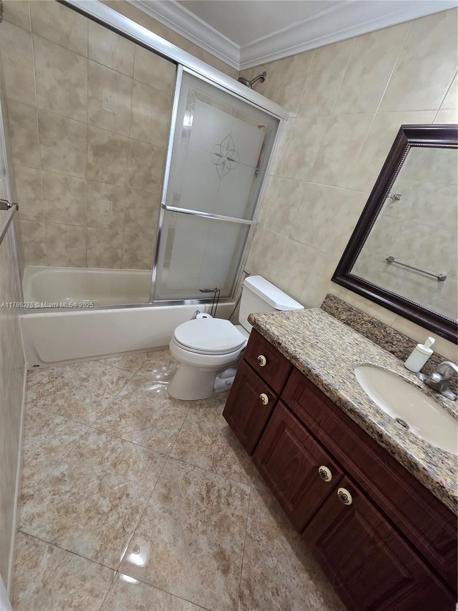 Real estate property located at 5825 Collins Ave #2D, Miami-dade, Corinthian Condo, Miami Beach, FL