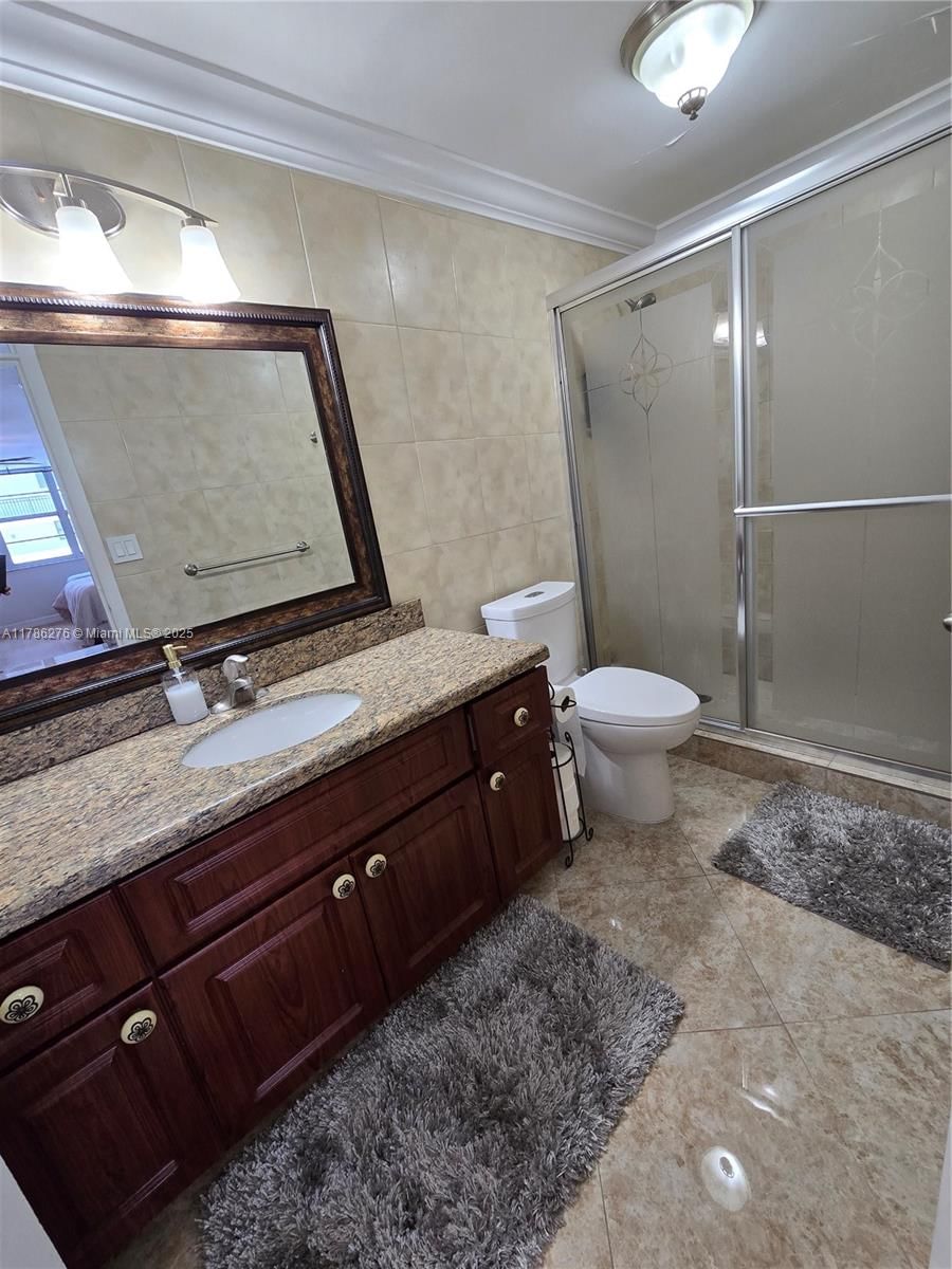 Real estate property located at 5825 Collins Ave #2D, Miami-dade, Corinthian Condo, Miami Beach, FL