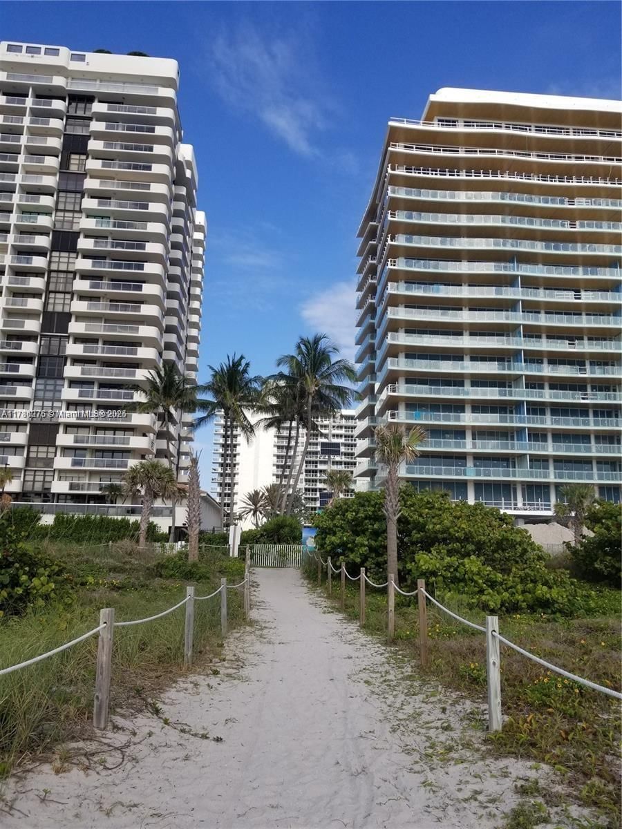 Real estate property located at 5825 Collins Ave #2D, Miami-dade, Corinthian Condo, Miami Beach, FL