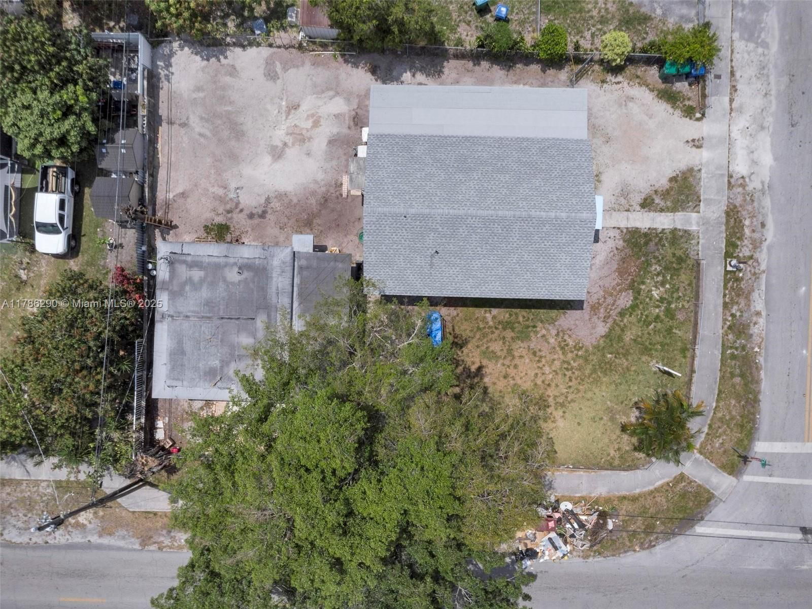 Real estate property located at 1006 112th Ter, Miami-dade, Lawndale 3rd Addn, Miami, FL