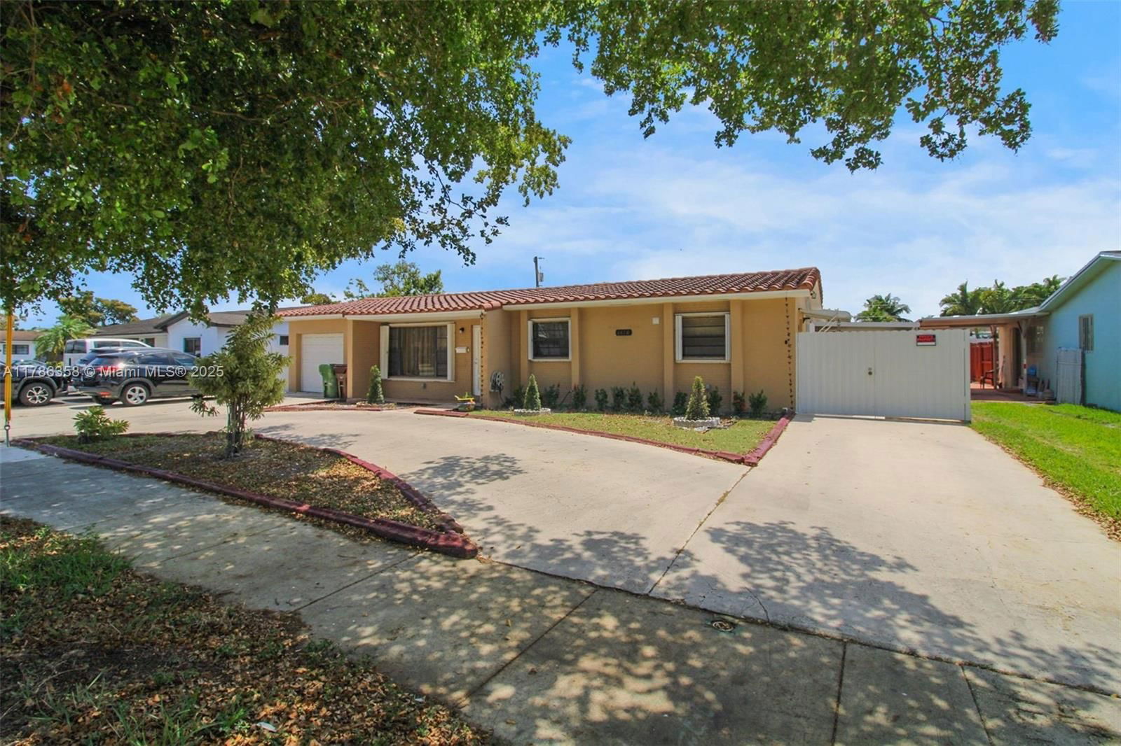Real estate property located at 1470 76th St, Miami-dade, Arlene Estates, Hialeah, FL