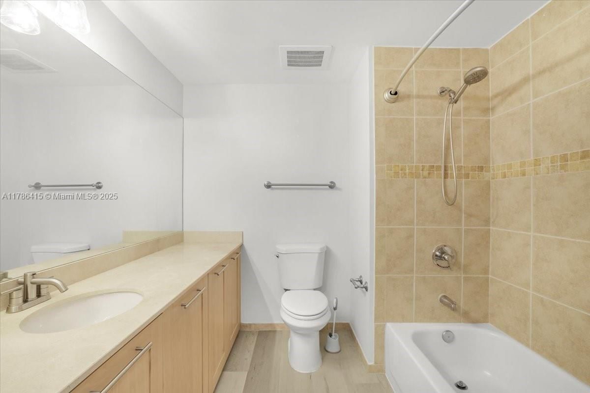 Real estate property located at 511 5th Ave #2109, Broward, Nuriver Landing Condo, Fort Lauderdale, FL