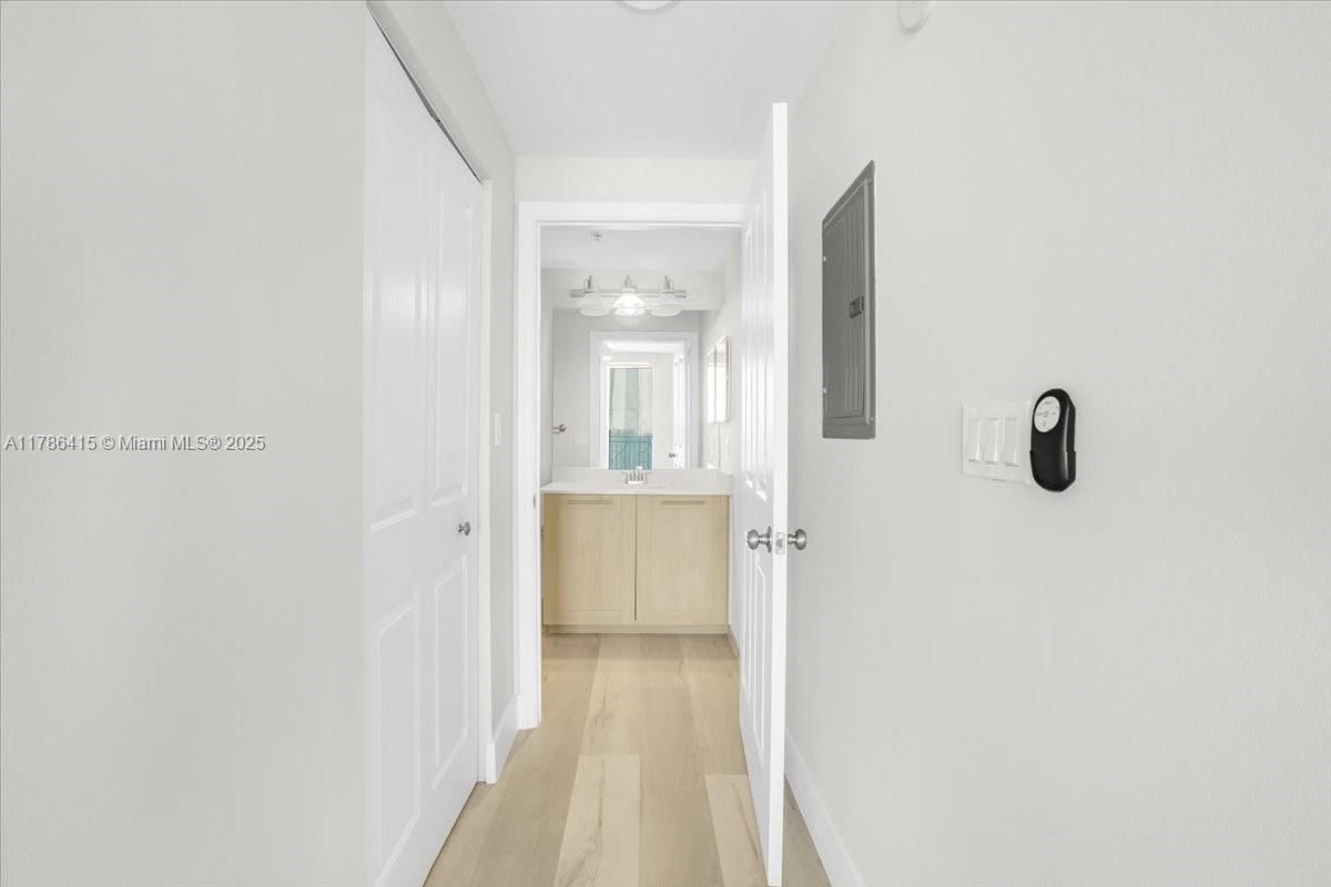 Real estate property located at 511 5th Ave #2109, Broward, Nuriver Landing Condo, Fort Lauderdale, FL