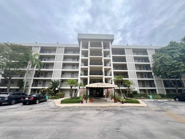Real estate property located at 3000 Course Dr #501, Broward, No 17 Palm-aire Country C, Pompano Beach, FL