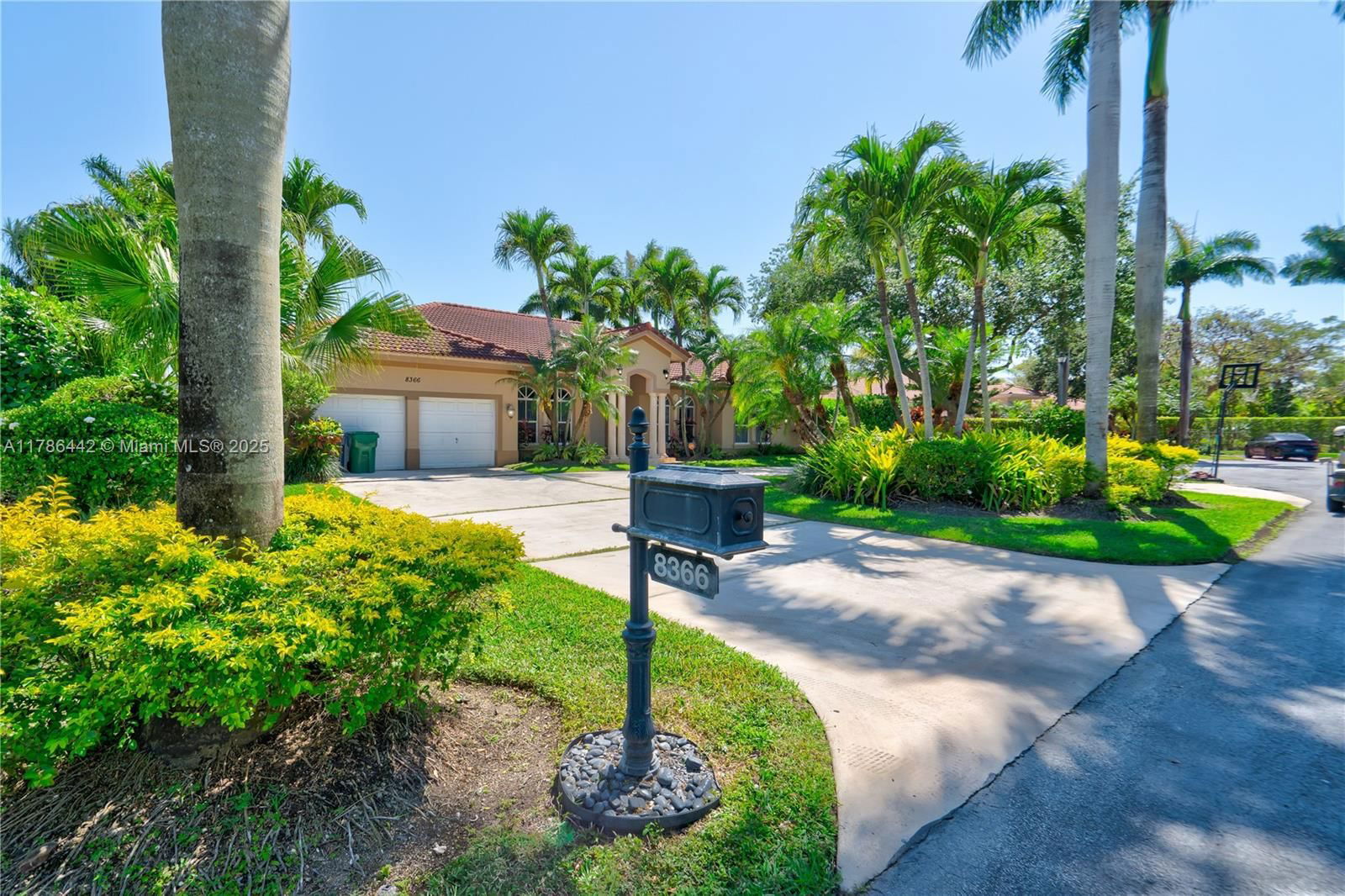 Real estate property located at 8366 193rd St, Miami-dade, Old Cutler Meadow Amend, Cutler Bay, FL