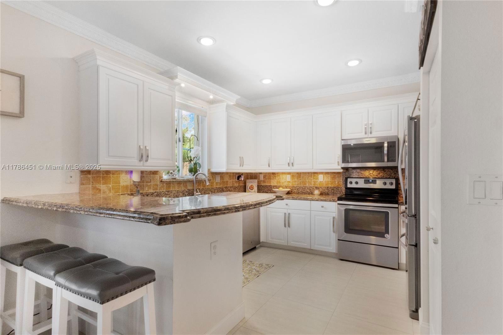 Real estate property located at 15735 139th St, Miami-dade, Milon Venture, Miami, FL