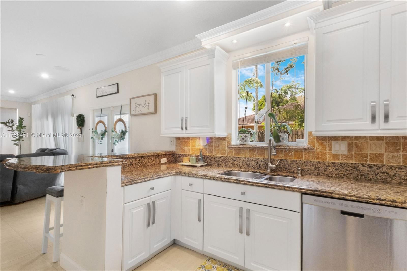 Real estate property located at 15735 139th St, Miami-dade, Milon Venture, Miami, FL