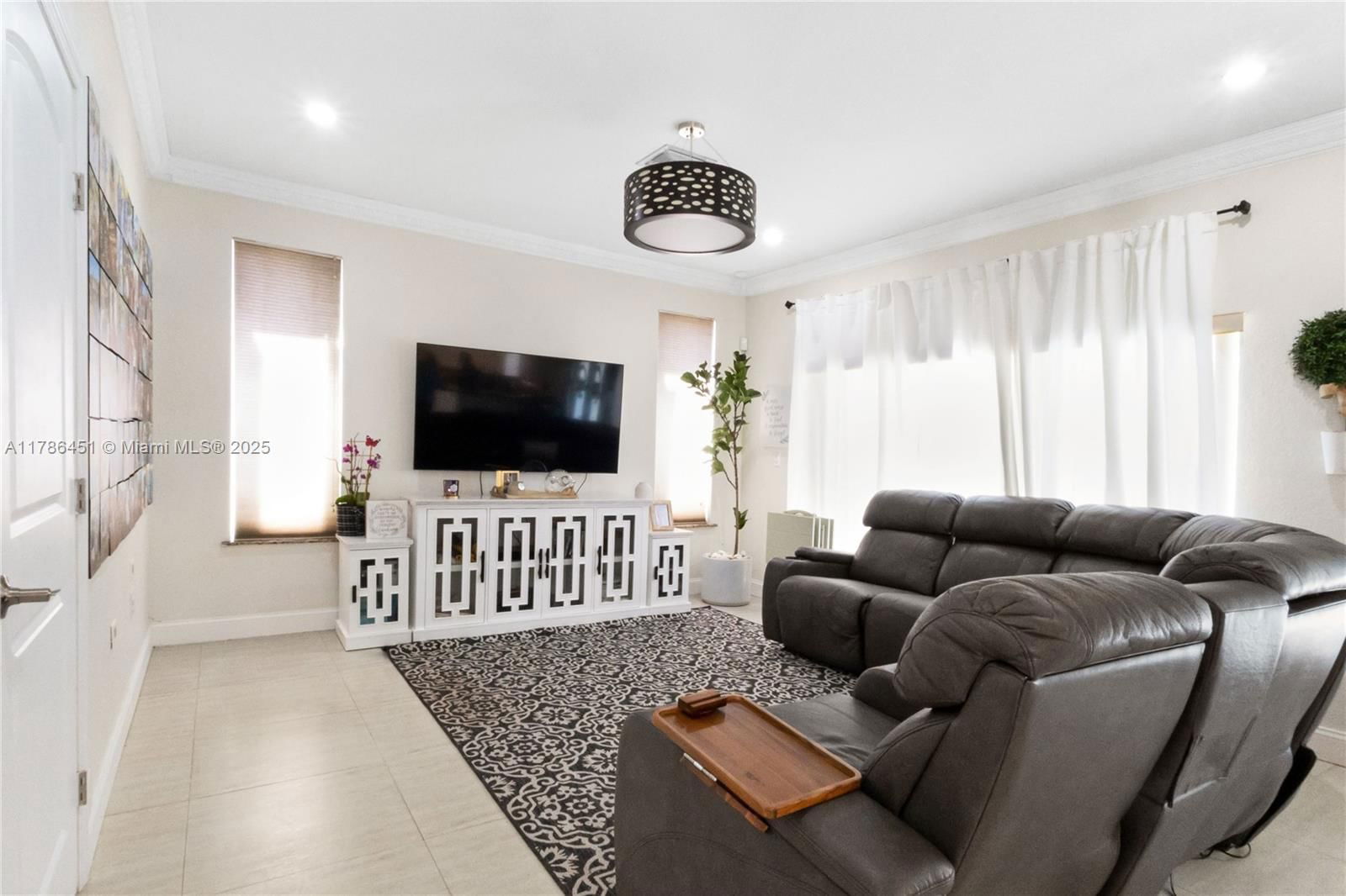 Real estate property located at 15735 139th St, Miami-dade, Milon Venture, Miami, FL