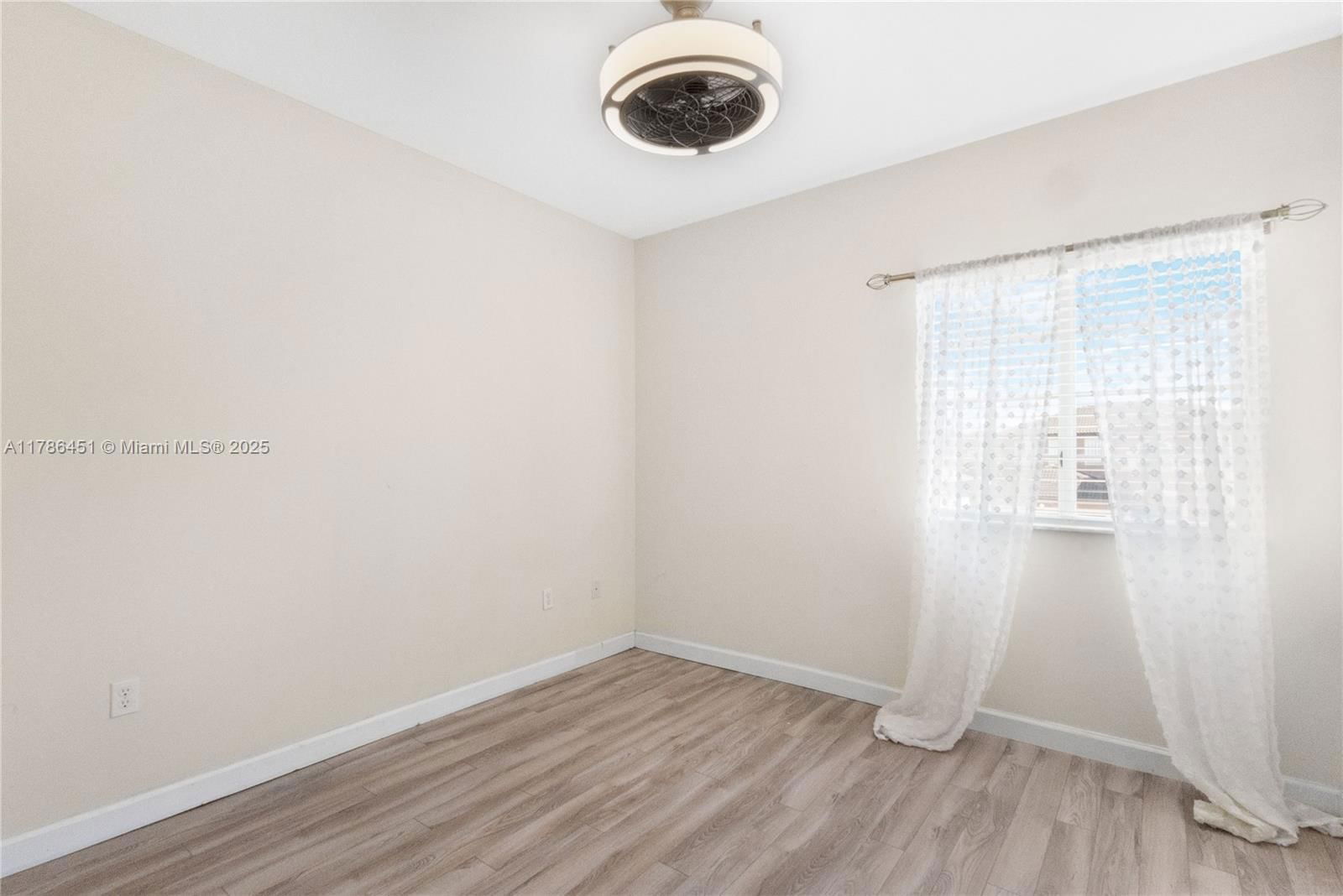 Real estate property located at 15735 139th St, Miami-dade, Milon Venture, Miami, FL