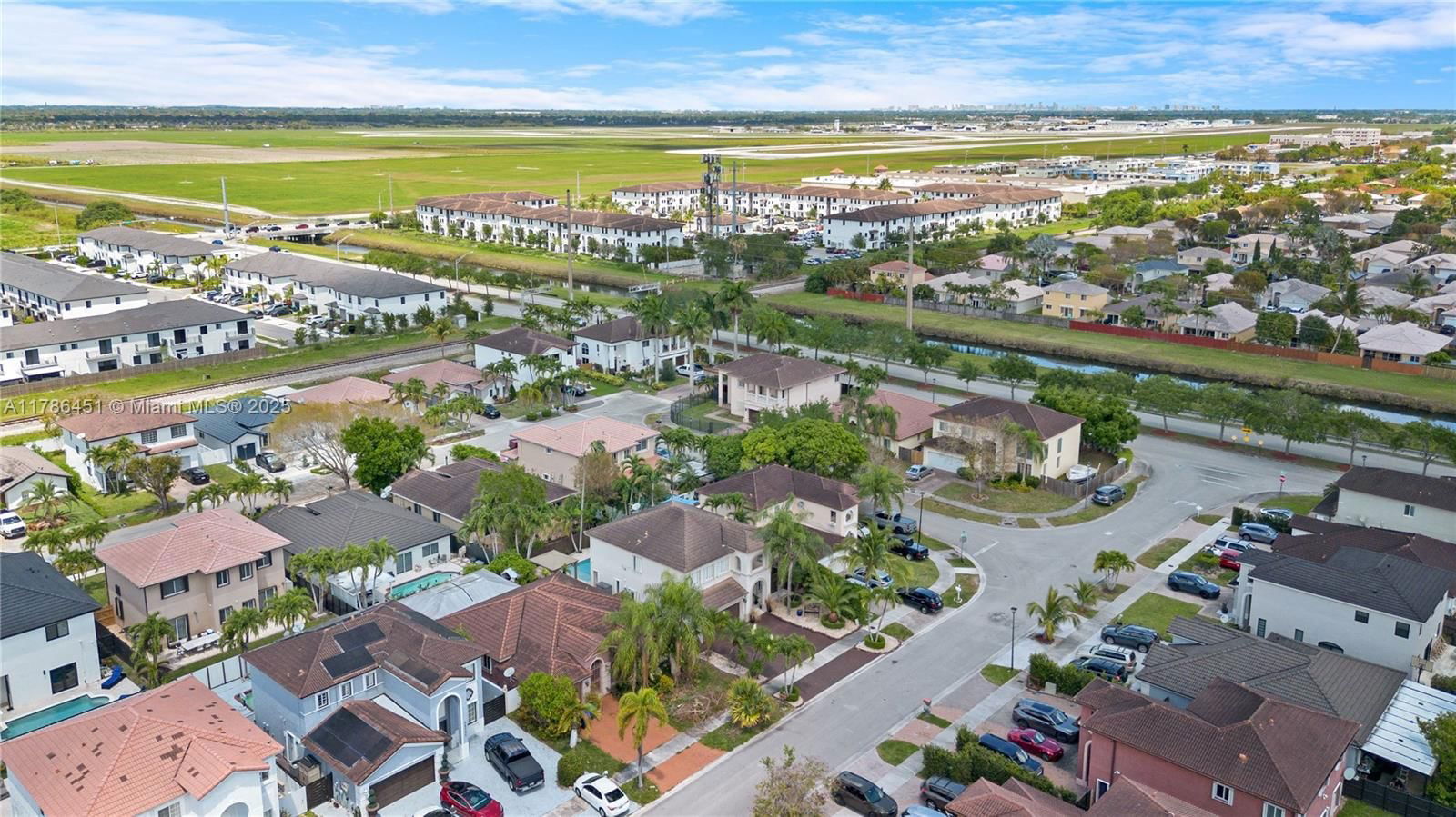 Real estate property located at 15735 139th St, Miami-dade, Milon Venture, Miami, FL